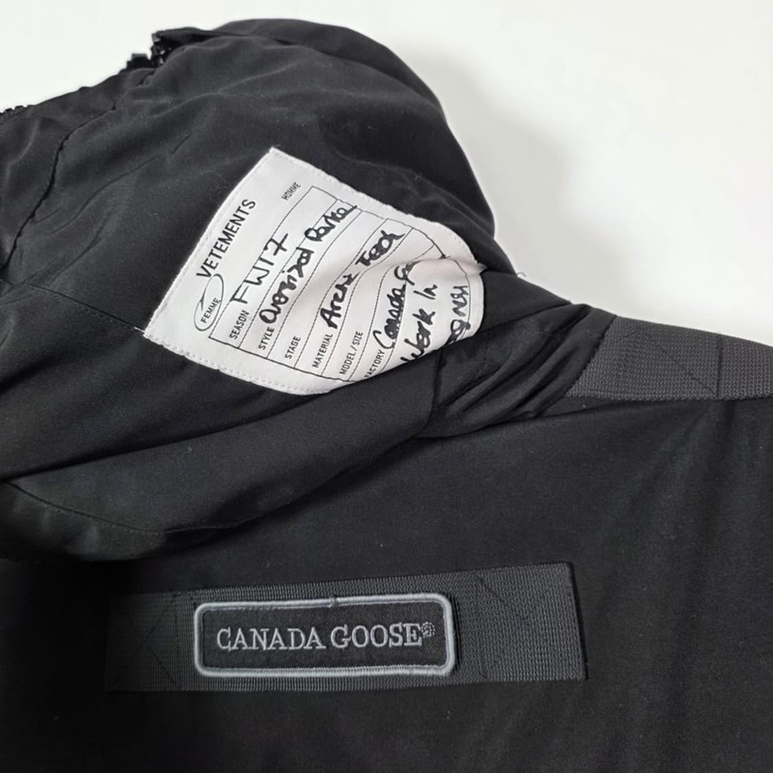 VETEMENTS X 캐나다구스 17FW 오버사이즈 파카 블랙 M 상품이미지5