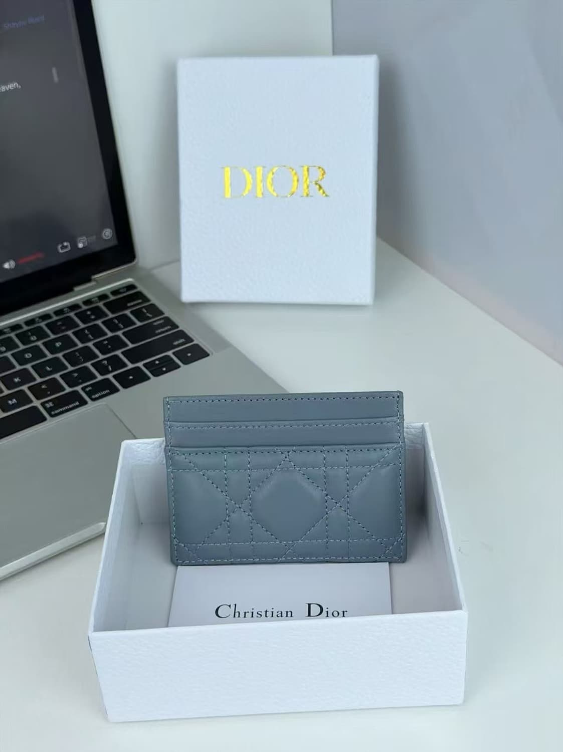 디올 카로 5 슬롯 카드 홀더 서플 까나쥬 카프스킨 클라우드 블루 상품이미지2