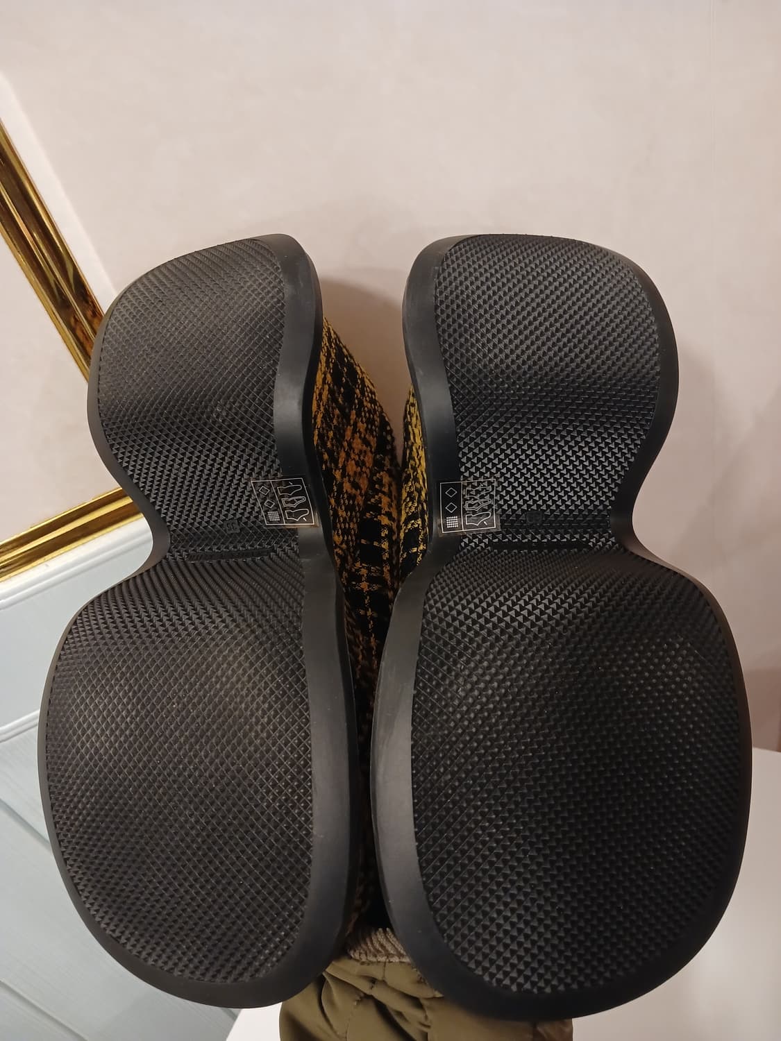 찰스앤키스 정품 여성 플랫폼 슈즈 35 사이즈 (뒷면 높이 22) 상품이미지9