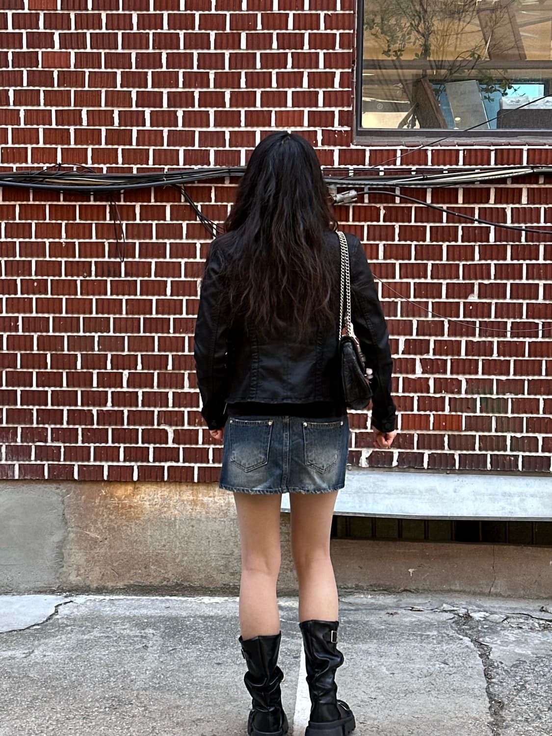 게스 자켓 아일렛 벨벳 롱슬리브 큐빅 데미지 미니 스커트 코디 상품이미지2