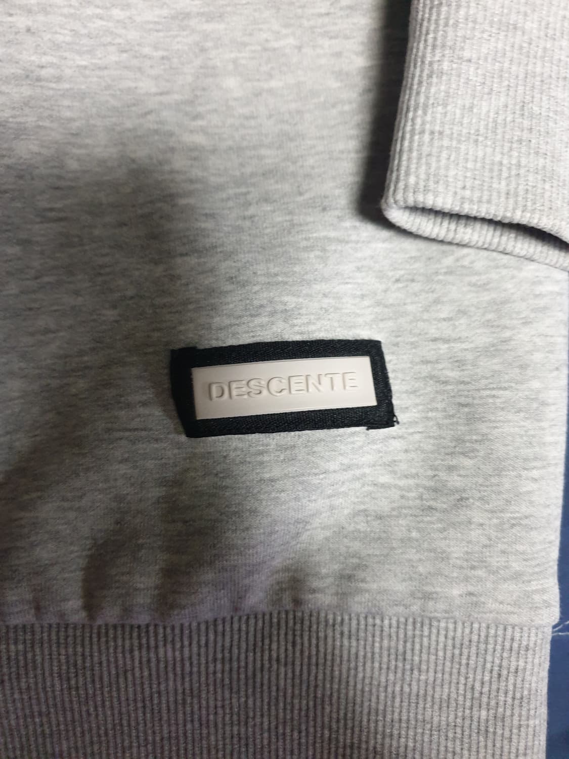 (단종매물) 데상트 언발란스 절개 포켓 자수로고 후드티 그레이 (L) 상품이미지3