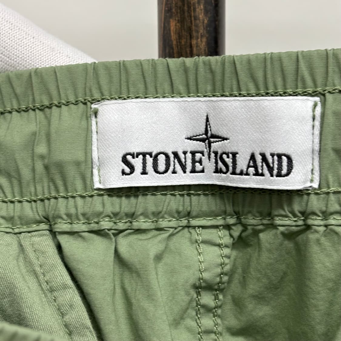 [30]스톤아일랜드 와펜패치 조거팬츠 상품이미지3