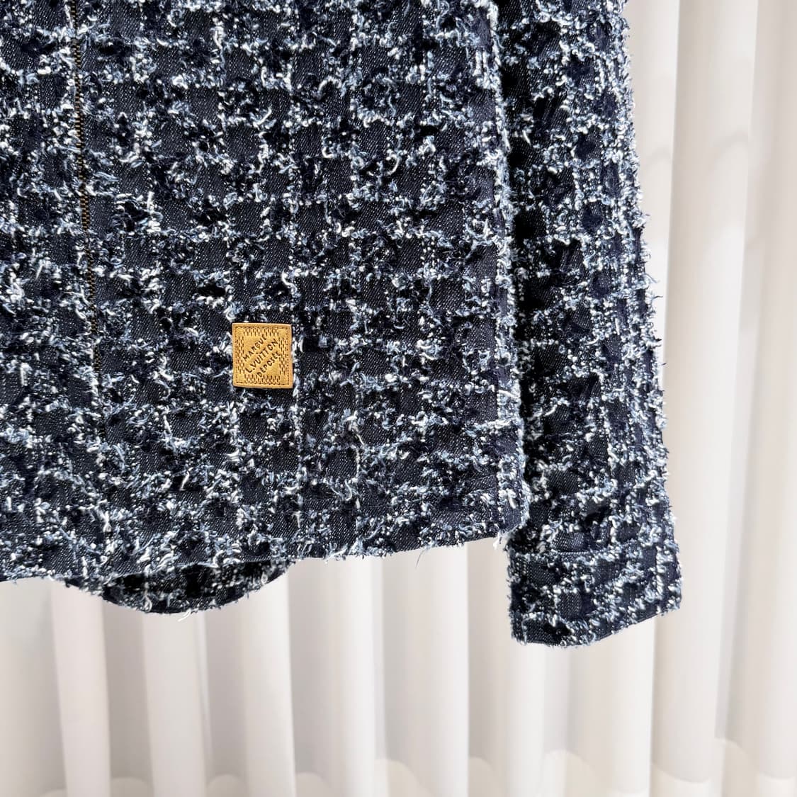 (A+/56) / 25년제조 루이비통 플록드 모노그램 데님 후드집업 자켓 상품이미지4