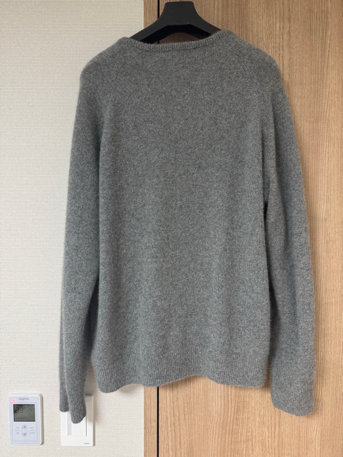 아모멘토 라쿤 브이넥 니트 차콜 M 상품이미지3