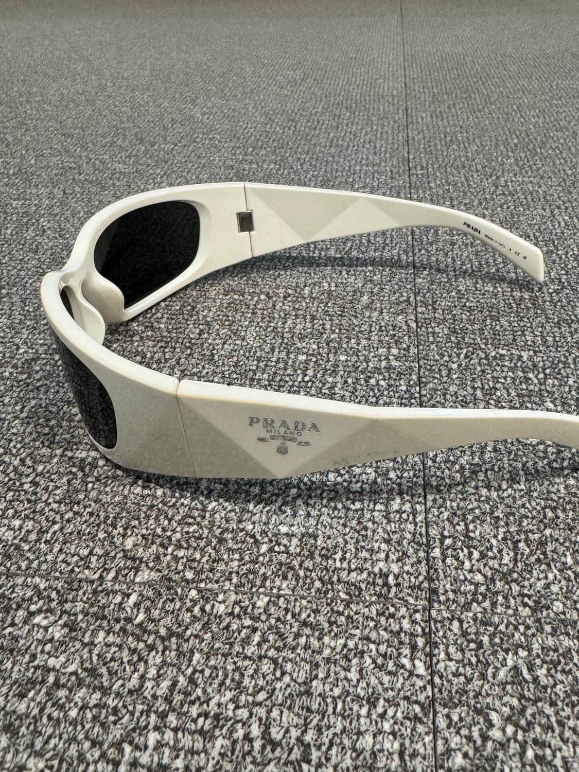 프라다 pra19s 선글라스 칸예 제품 상품이미지6
