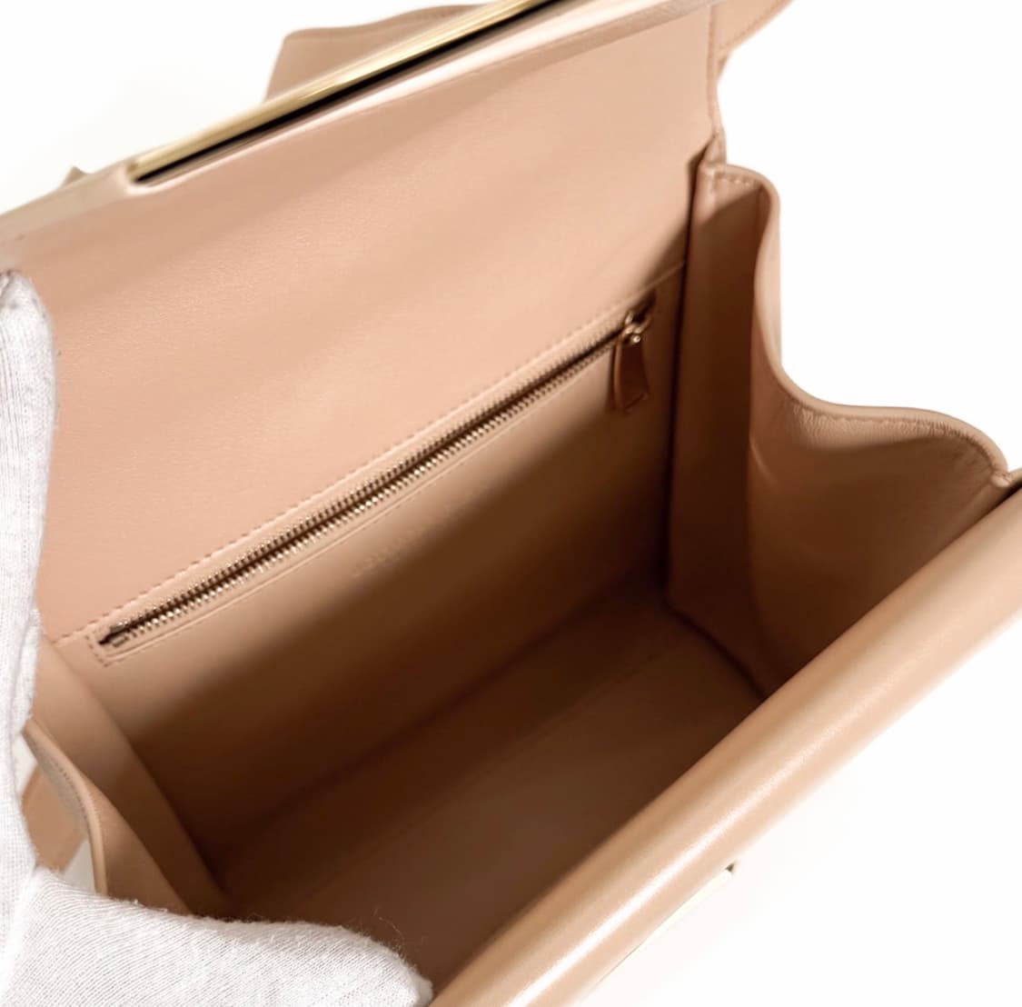 [S] 보테가베네타 더 클립 스퀘어 숄더 박스백 크로스백 스몰 베이지 상품이미지9