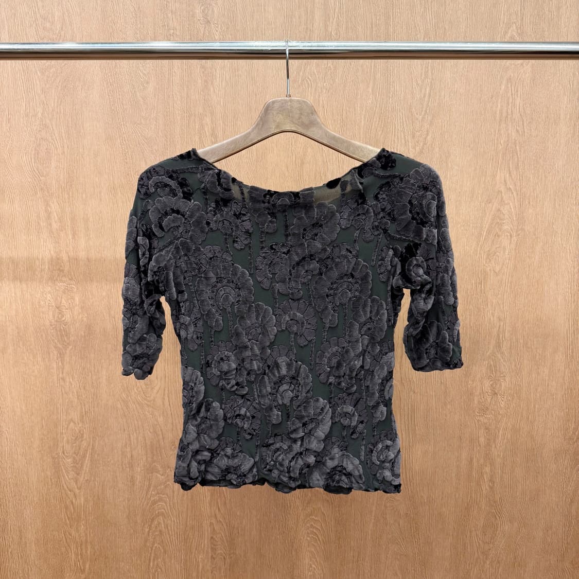 아르마니 콜레지오니 벨벳 플로킹 시스루 반팔 탑 슬림핏 블랙 상품이미지3