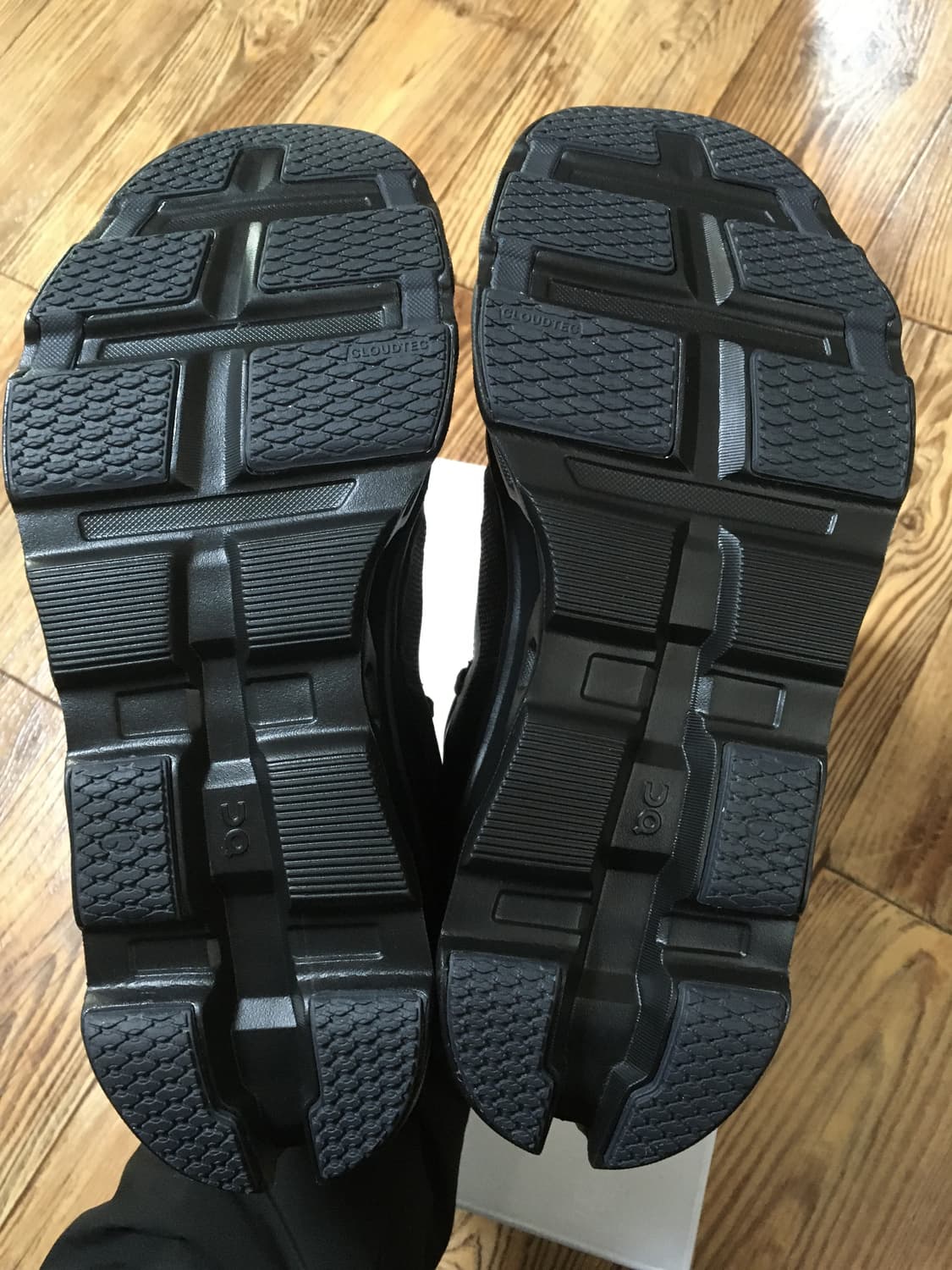 온러닝 파프 클라우드몬스터2 블랙 판매합니다  상품이미지7