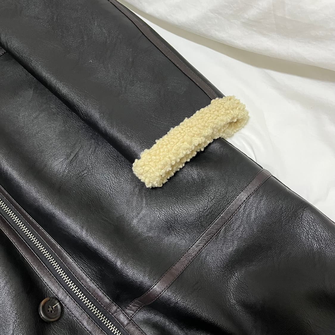 새상품 ) 임블리 덤블이쏙배색라인 무스탕 상품이미지7