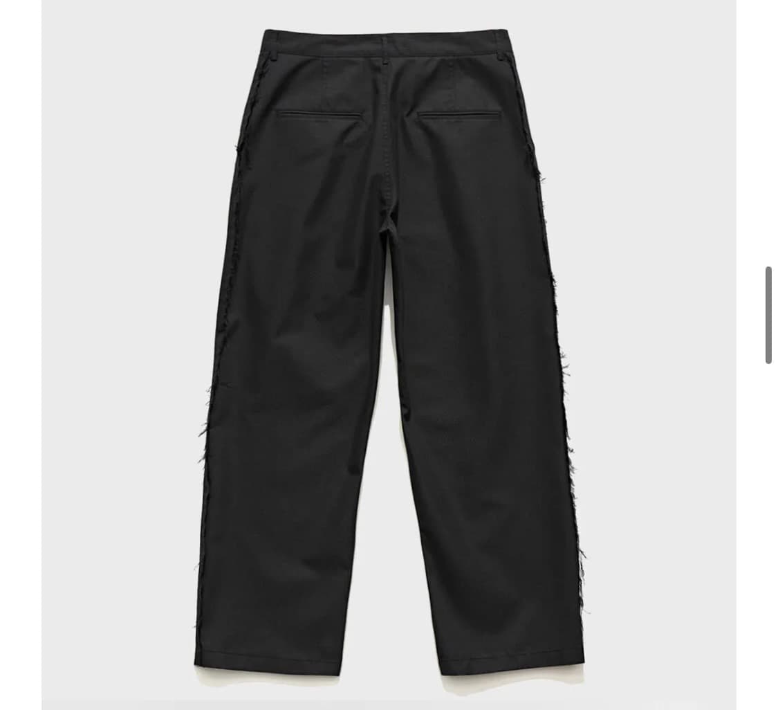 [언어펙티드]RAW EDGE CUT CHINO PANTS (BLACK) 상품이미지4