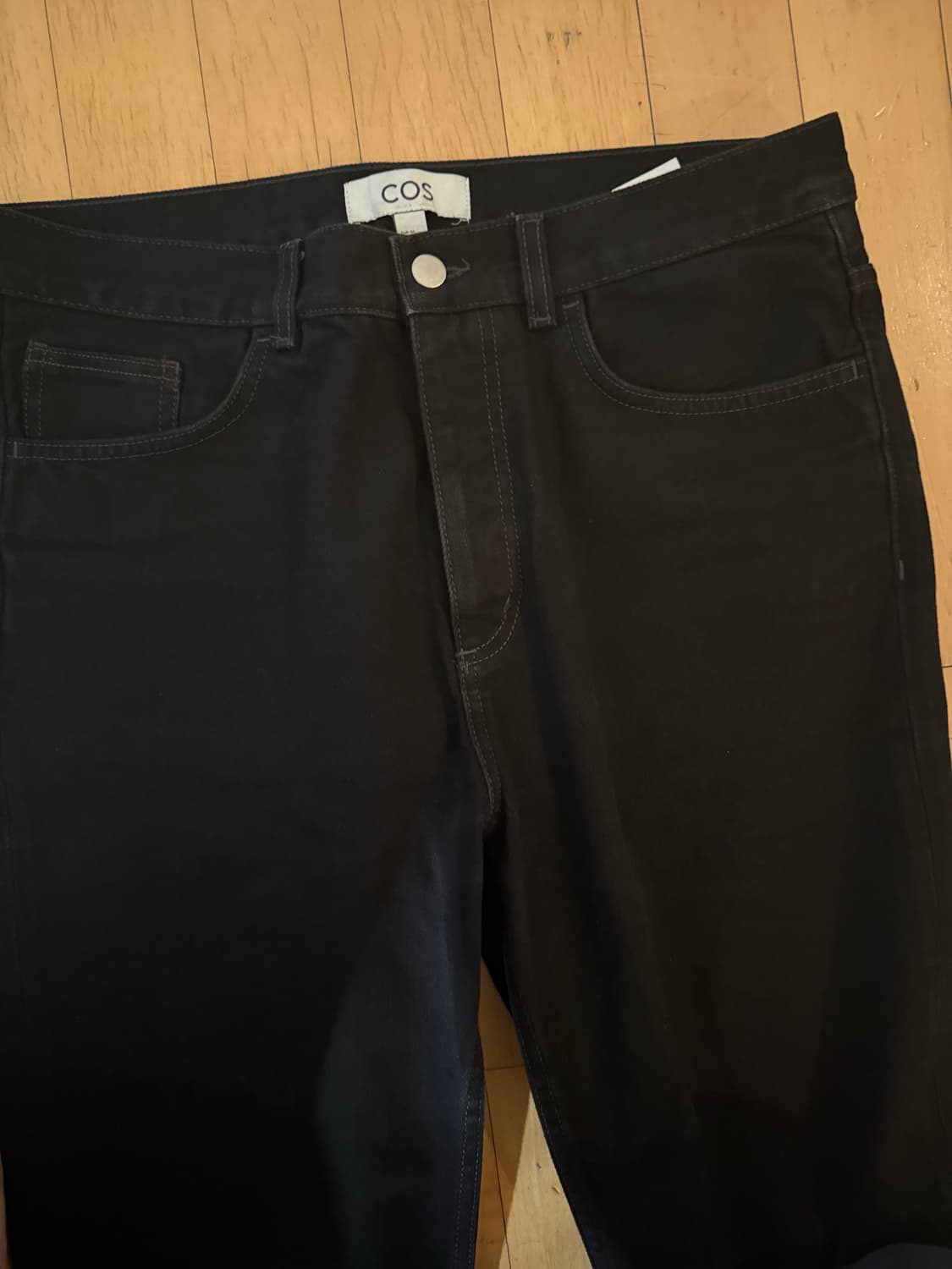 COS 코스 블랙 플레어 데님 팬츠 상품이미지1