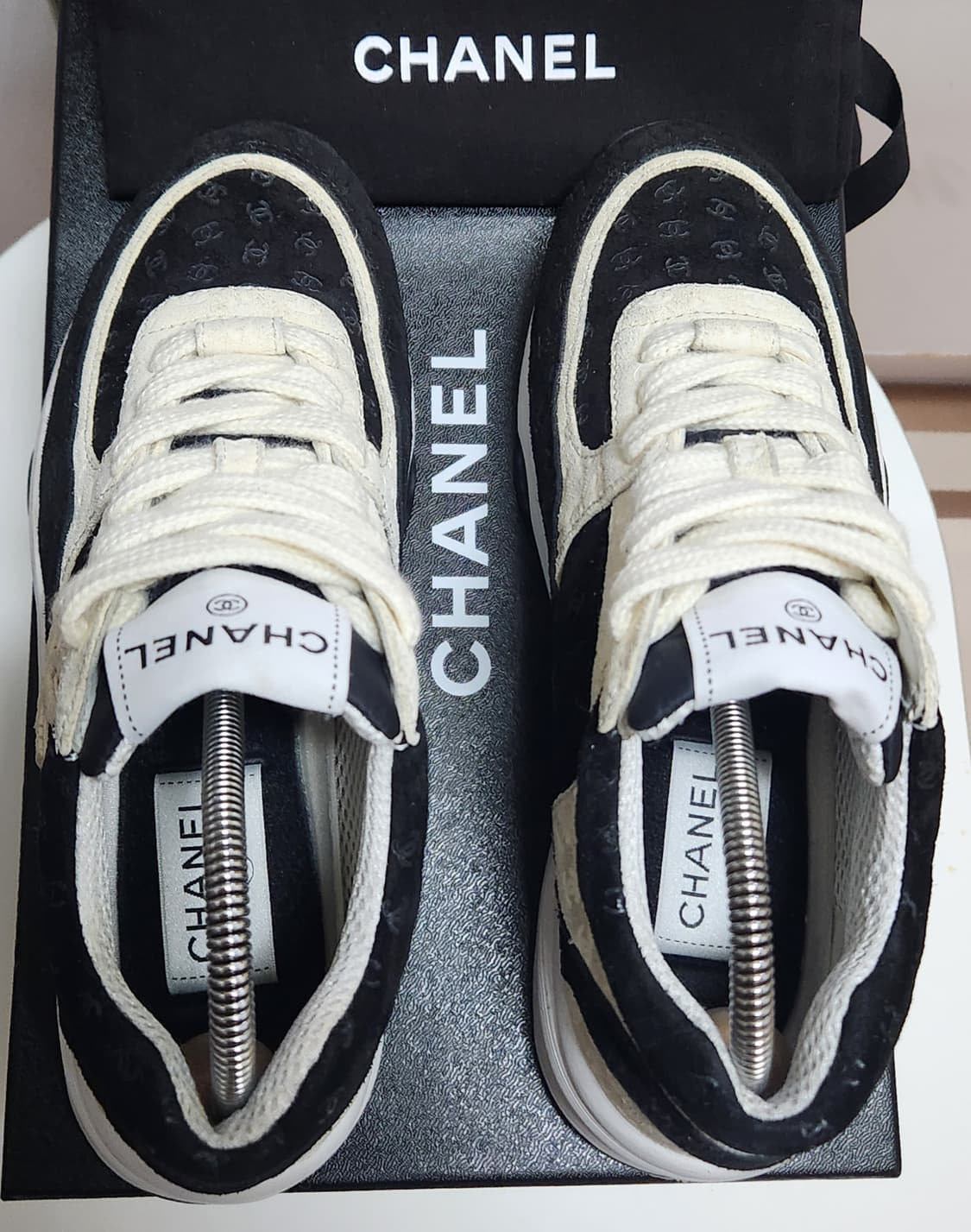 [정품] 샤넬 스니커즈 운동화 CC로고 카프스킨 프린티드 롤오버 36.5 상품이미지2