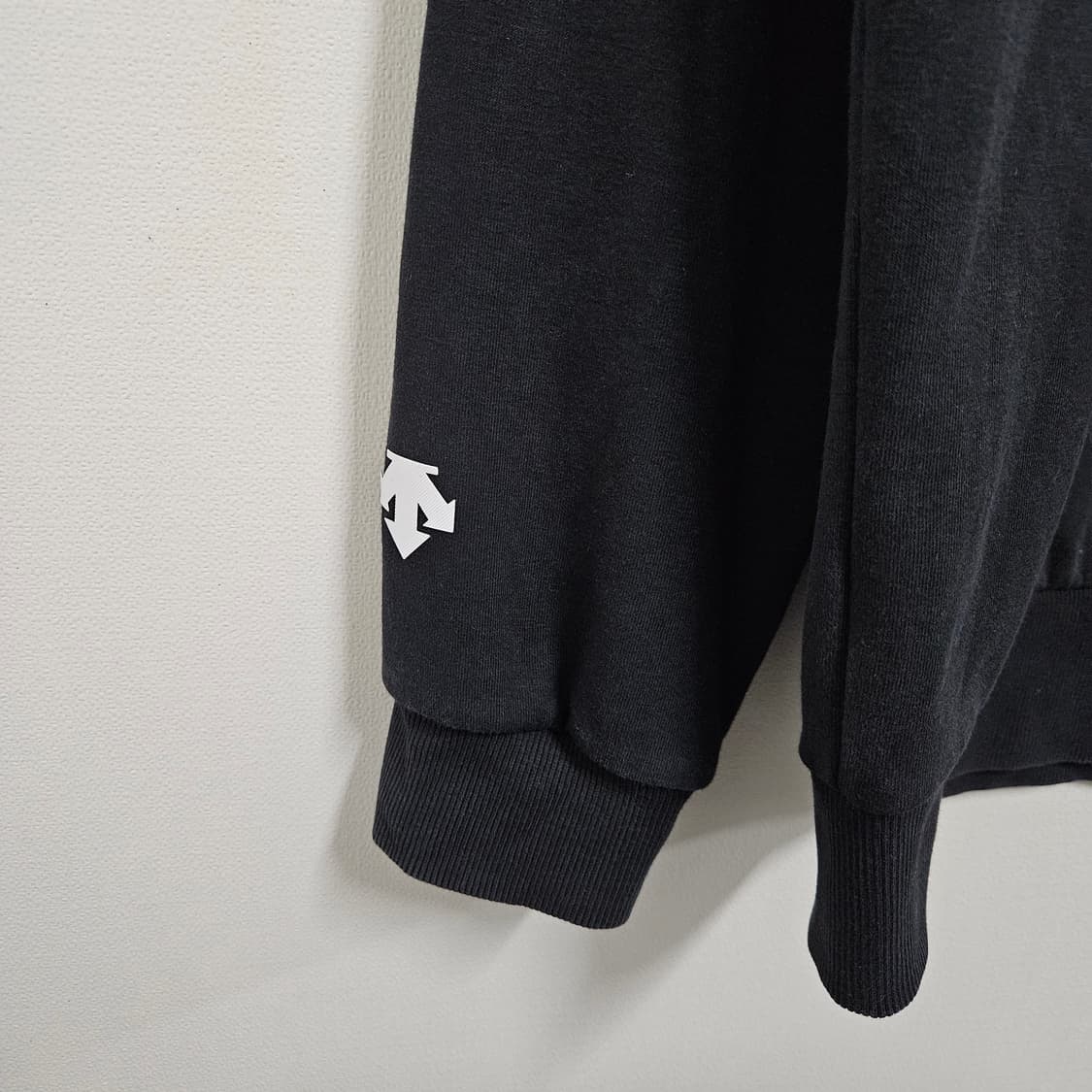 XL 105) 데상트 트레이닝 맨투맨 상품이미지3