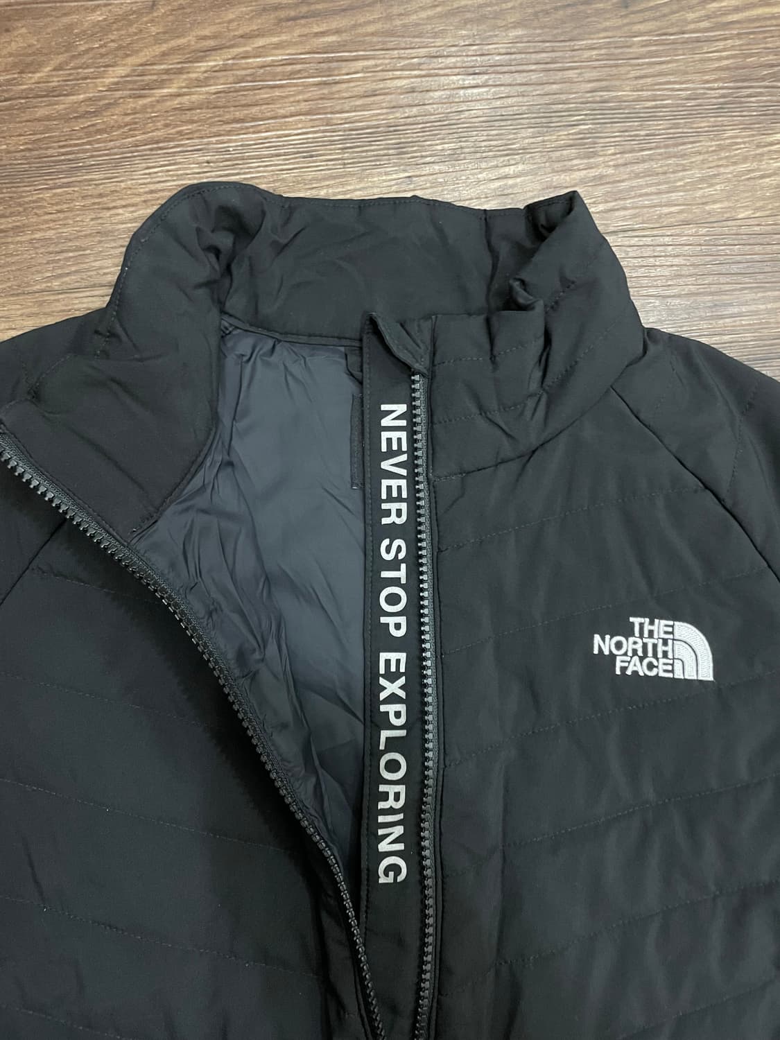 노스페이스 블랙 경량 패딩 푸퍼 자켓 상품이미지5