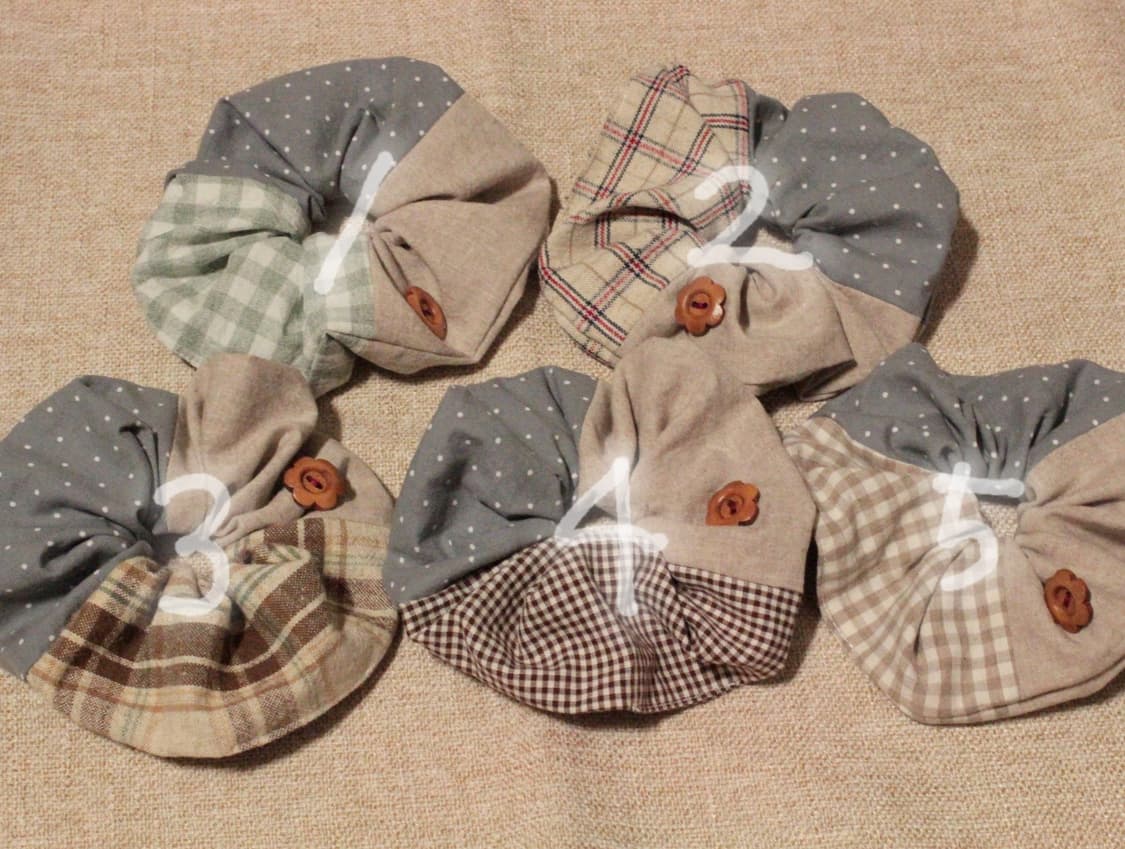 핸드메이드 패치워크 단추 스크런치 상품이미지2