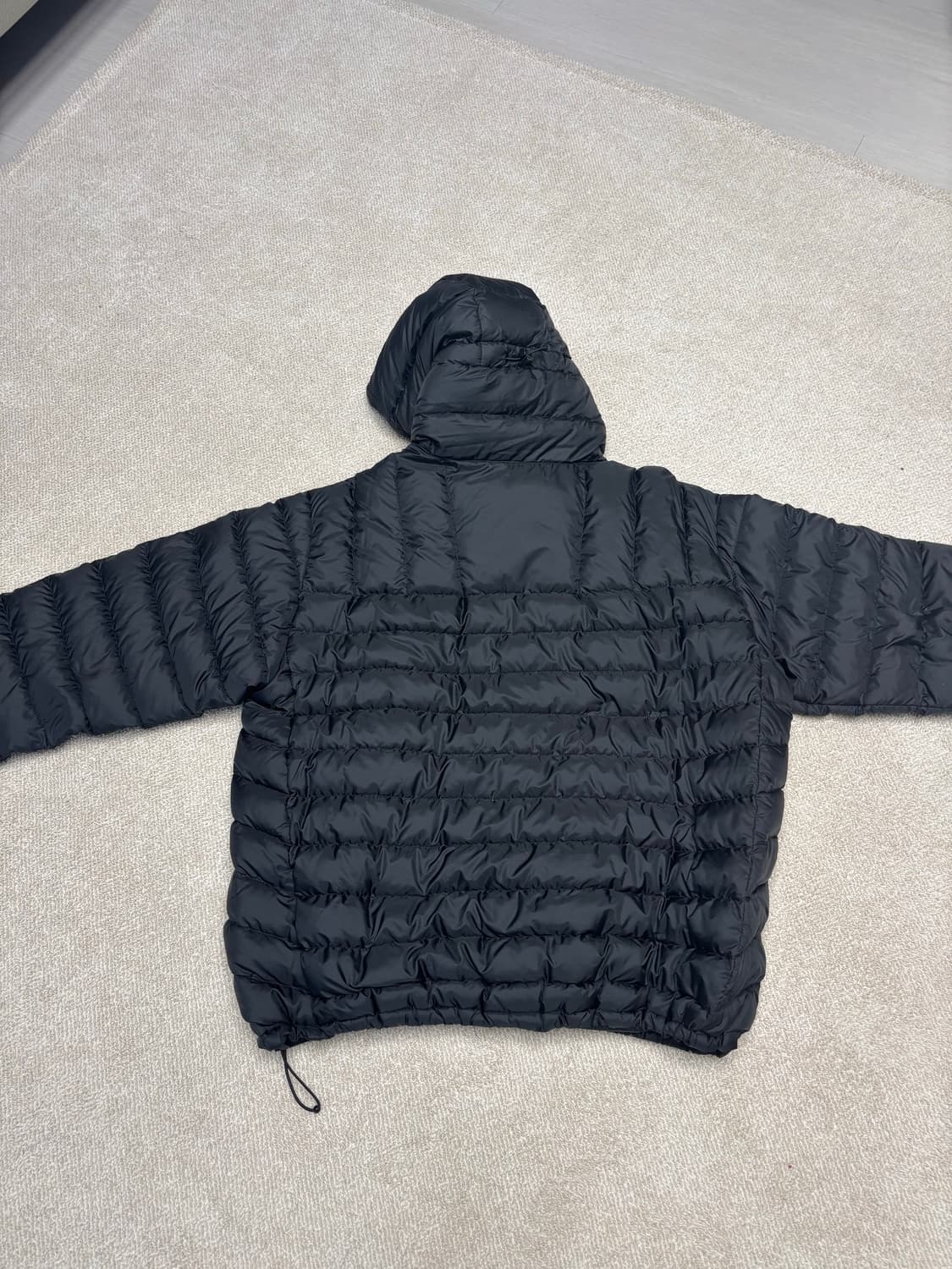 슈프림 마이크로 다운 블랙 24FW 상품이미지3