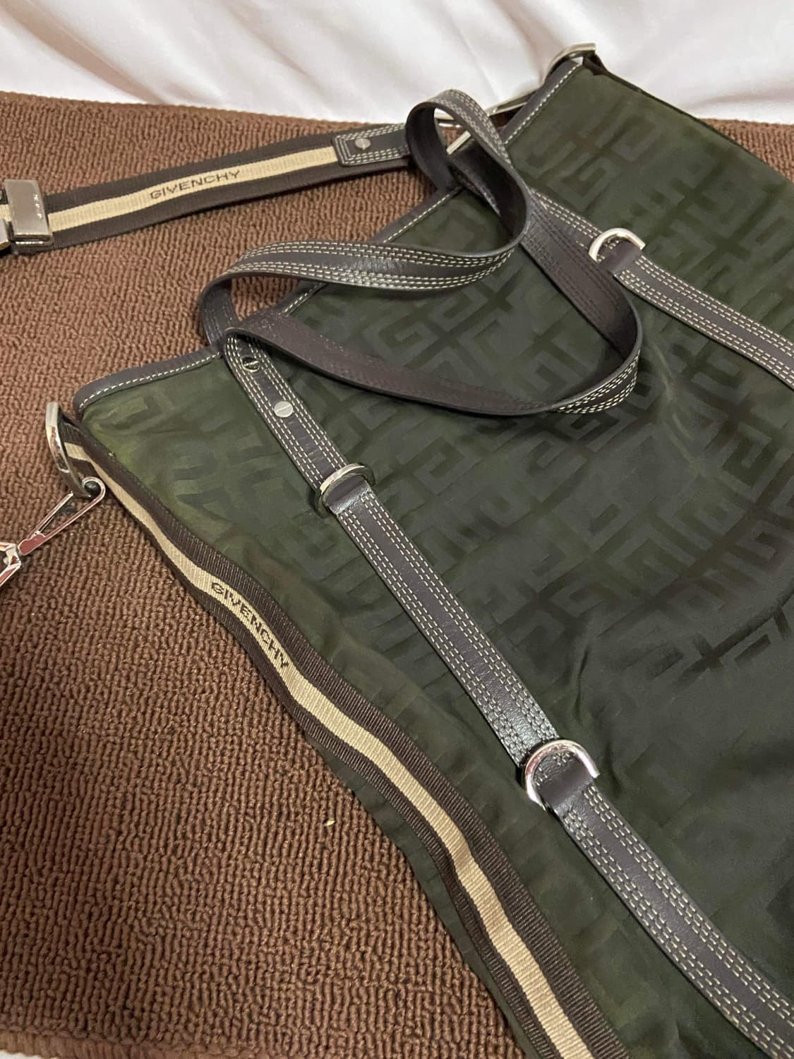 지방시 크로스백 ((귀한 보물같은 제품)) 상품이미지2