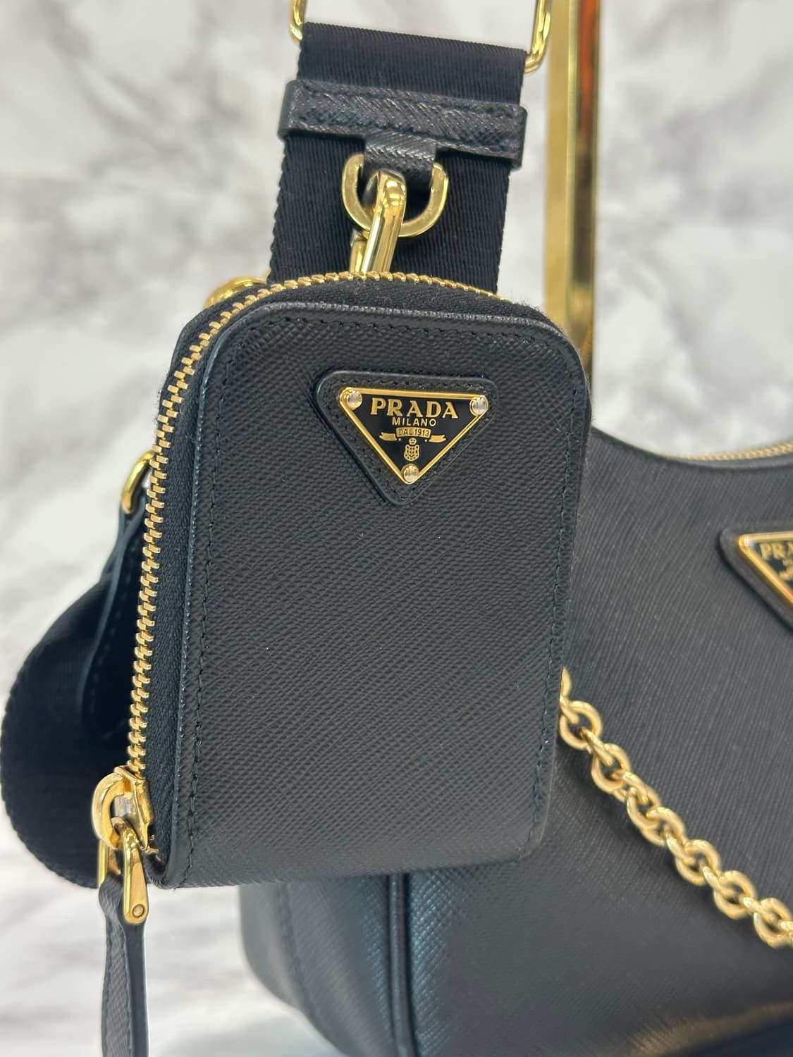 [정품] 프라다 리에디션 2005 사피아노 레더 숄더백 블랙 상품이미지5