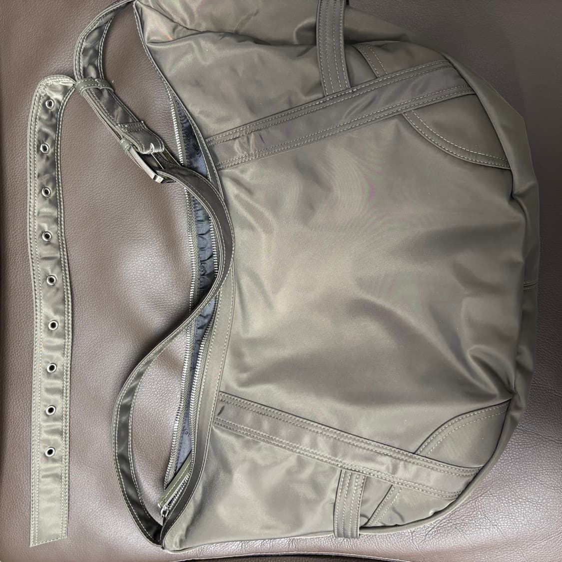 마뗑킴 패브릭 문라인 빅 호보백 카키 새제품 상품이미지2