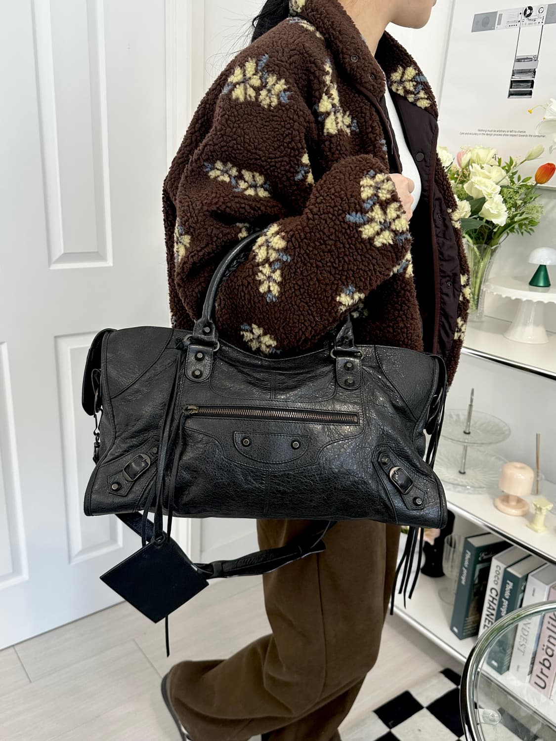 [A+ 정품] 발렌시아가 시티 모터백 파트타임 블랙 상품이미지10