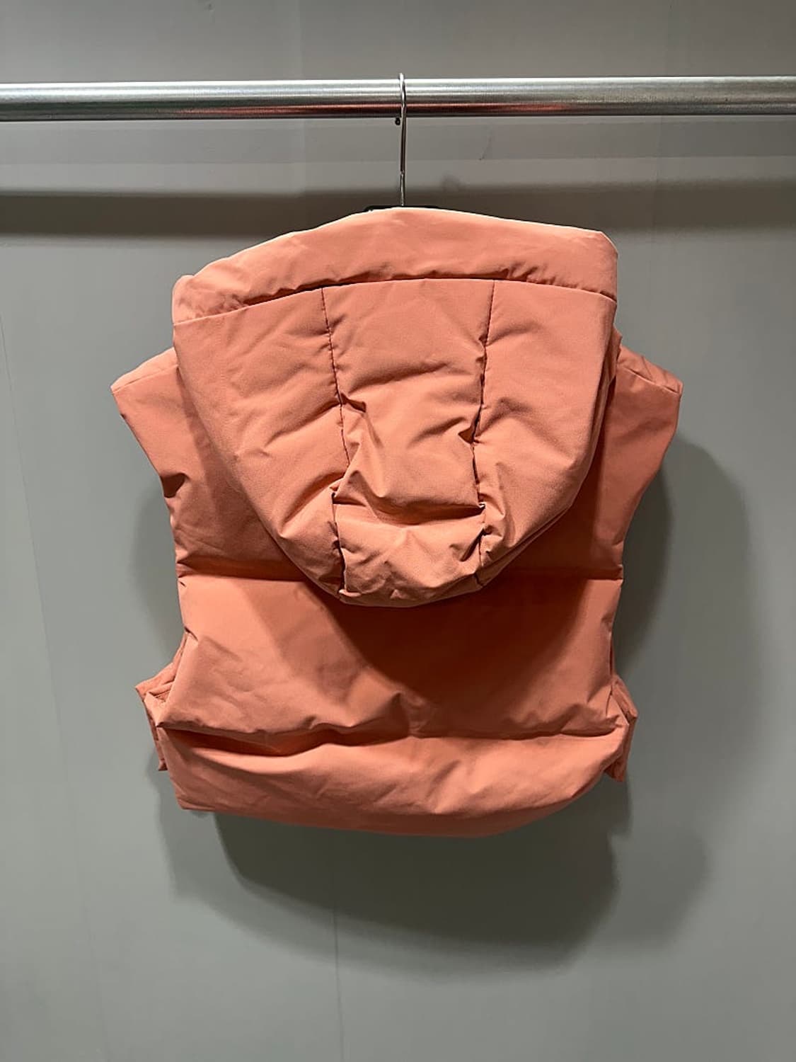 (정품/새상품) 홀츠베일러 여성 덕다운 크롭 후드 베스트 상품이미지3