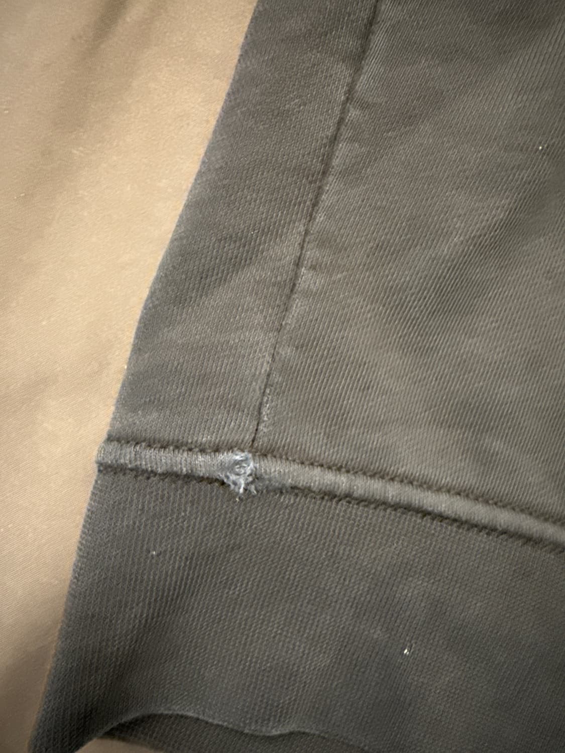 스톤아일랜드 포켓 디테일 맨투맨 상품이미지3