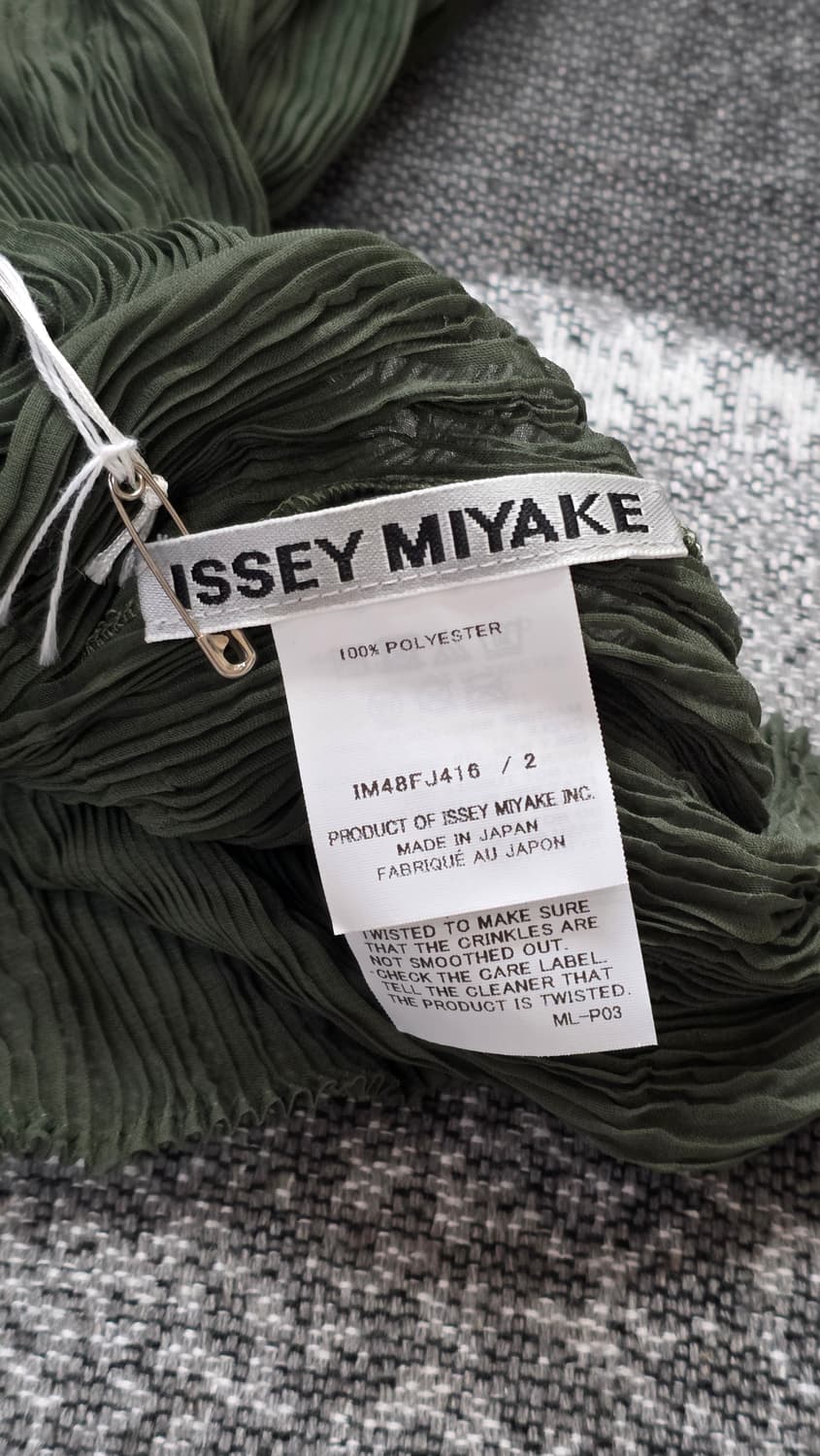 [택채 새상품] 이세이 미야케 시폰 트위스트 3 탑 나이트 그린 상품이미지7