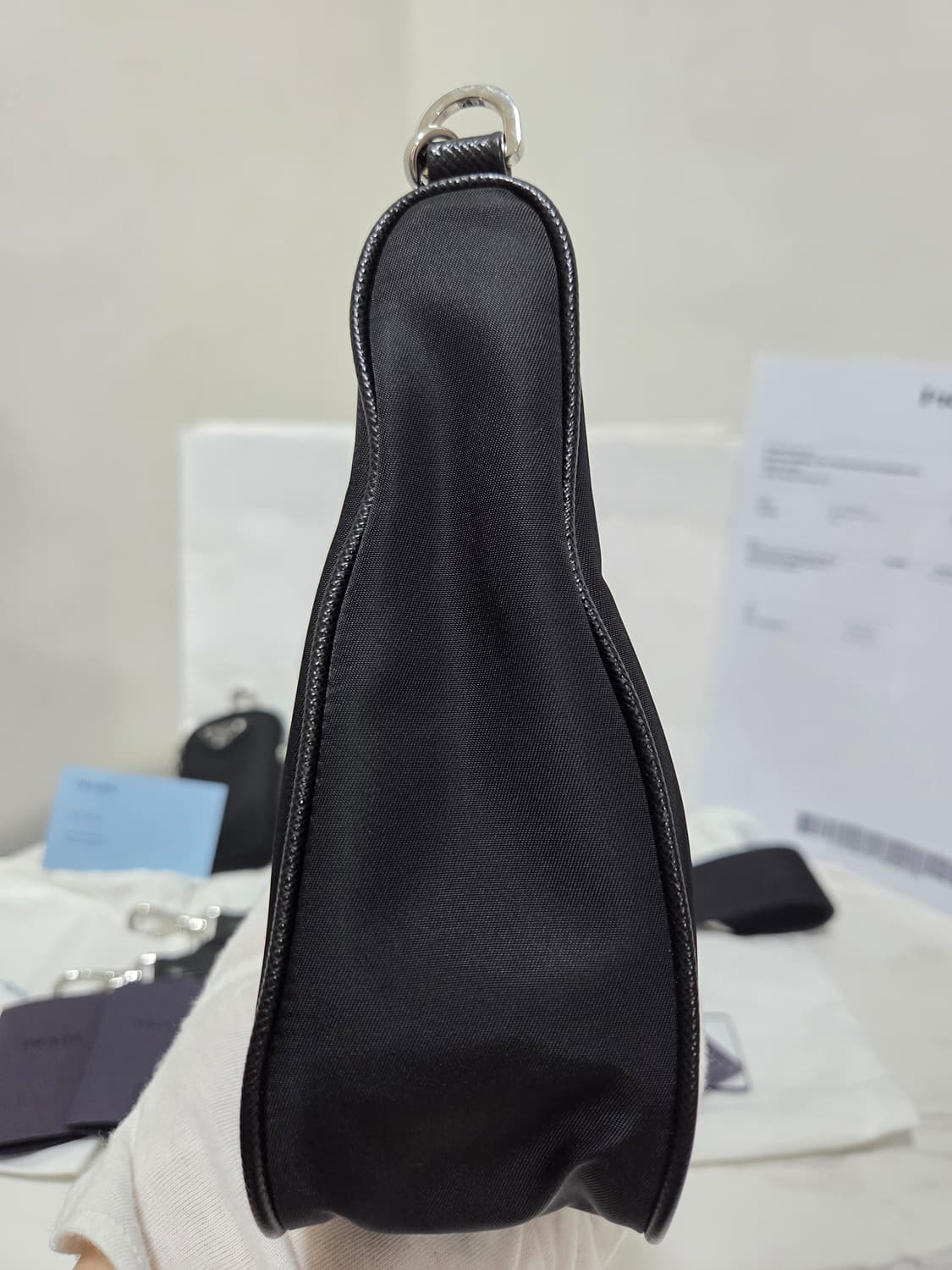 [새상품급, 25년식] 프라다 리나일론 테수토 은장 체인 호보백  상품이미지8