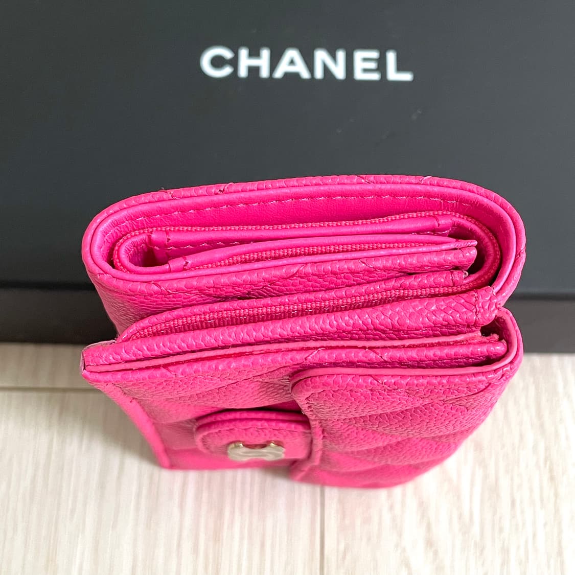 샤넬 클래식 캐비어 3단지갑 푸시아핑크 내장칩 새제품 상품이미지4