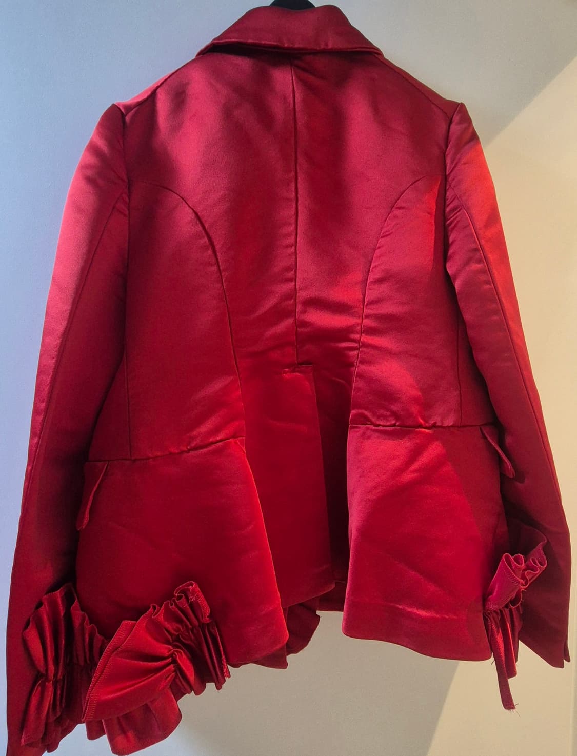 새상품) 꼼데가르송 러플 새틴 자켓 상품이미지6