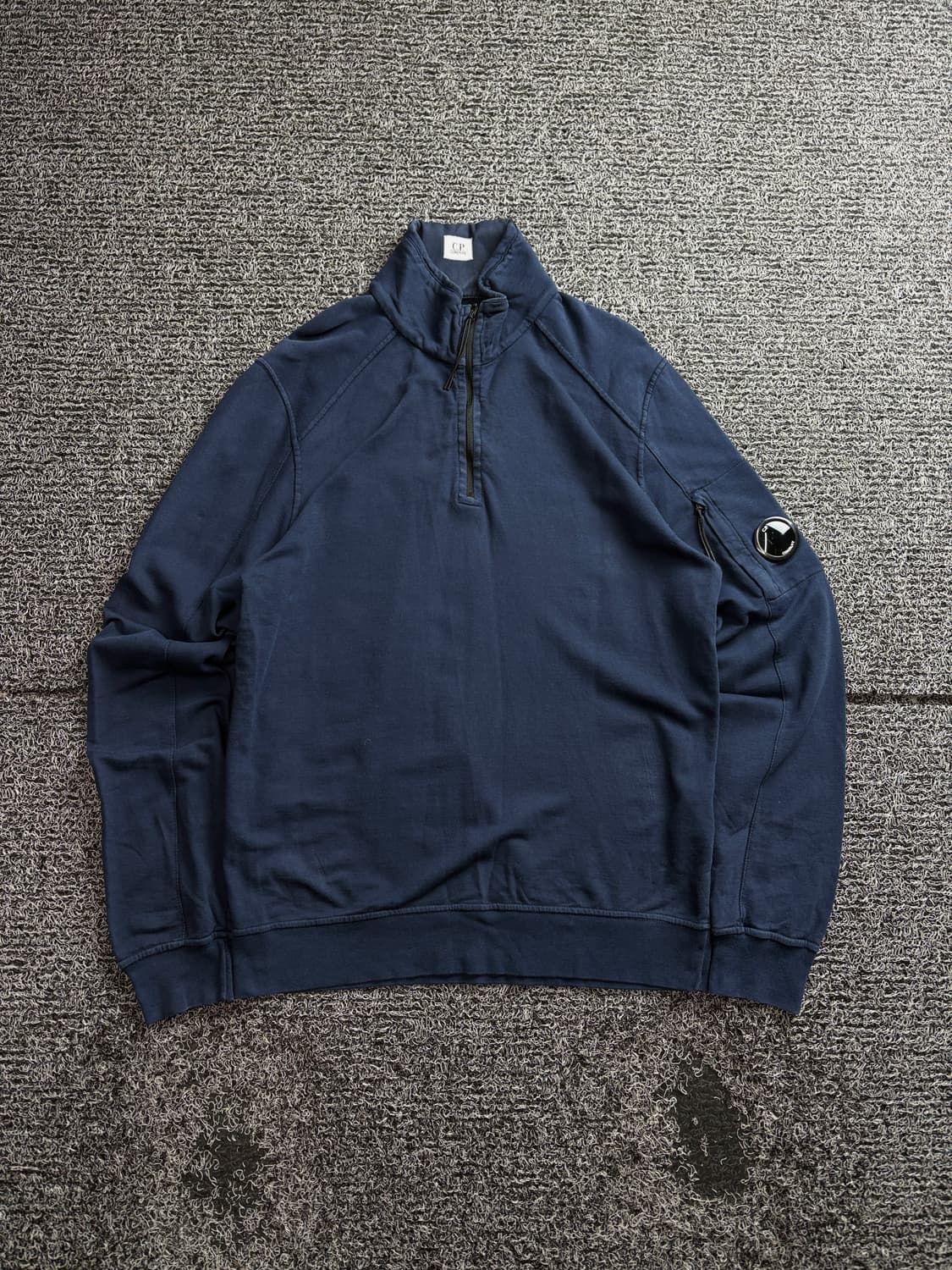 Cp company 씨피컴퍼니 렌즈 와펜 반집업 맨투맨 3015 상품이미지2