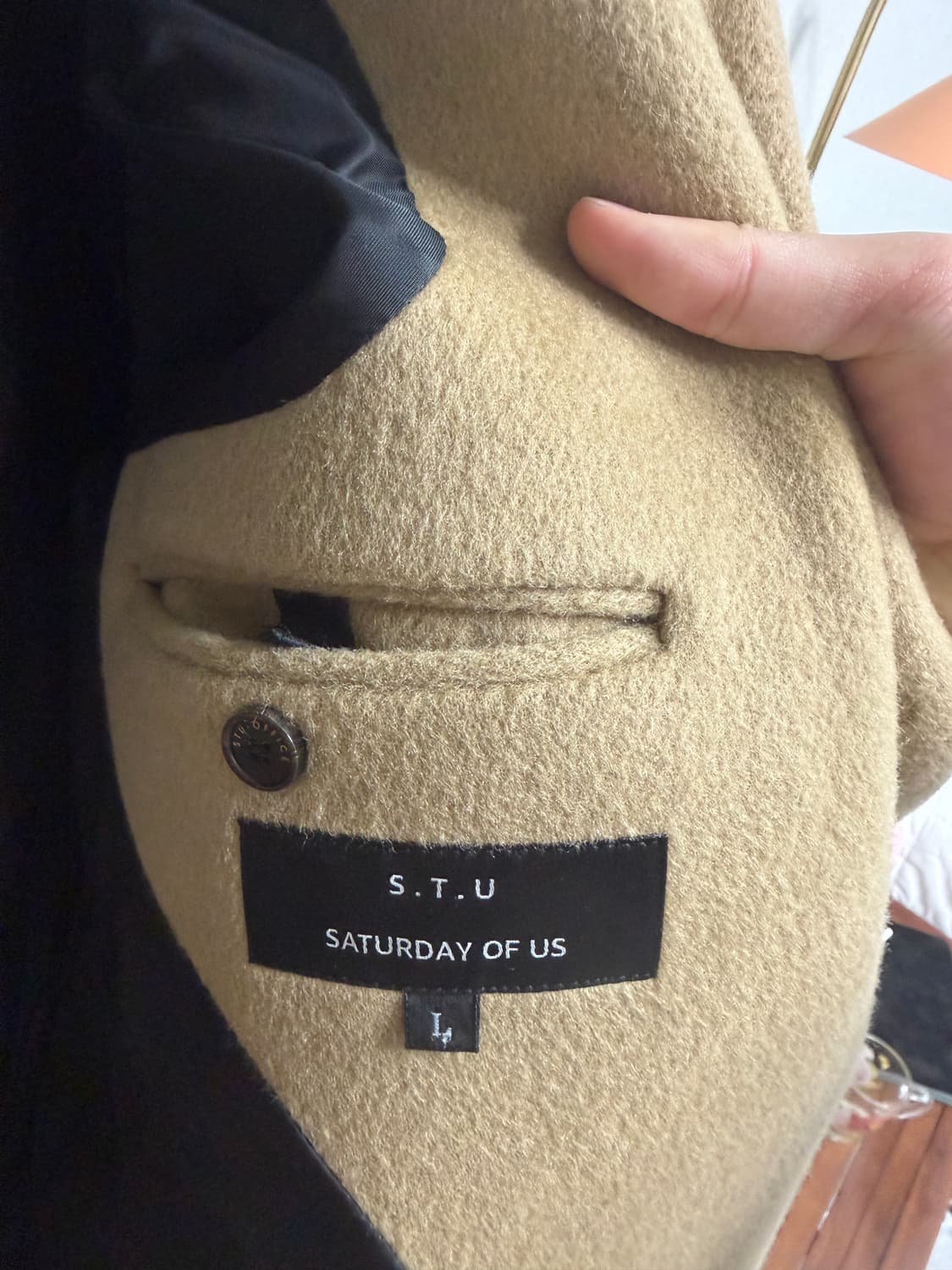 STU 3버튼 오버핏 핀턱 카멜 코트 상품이미지4