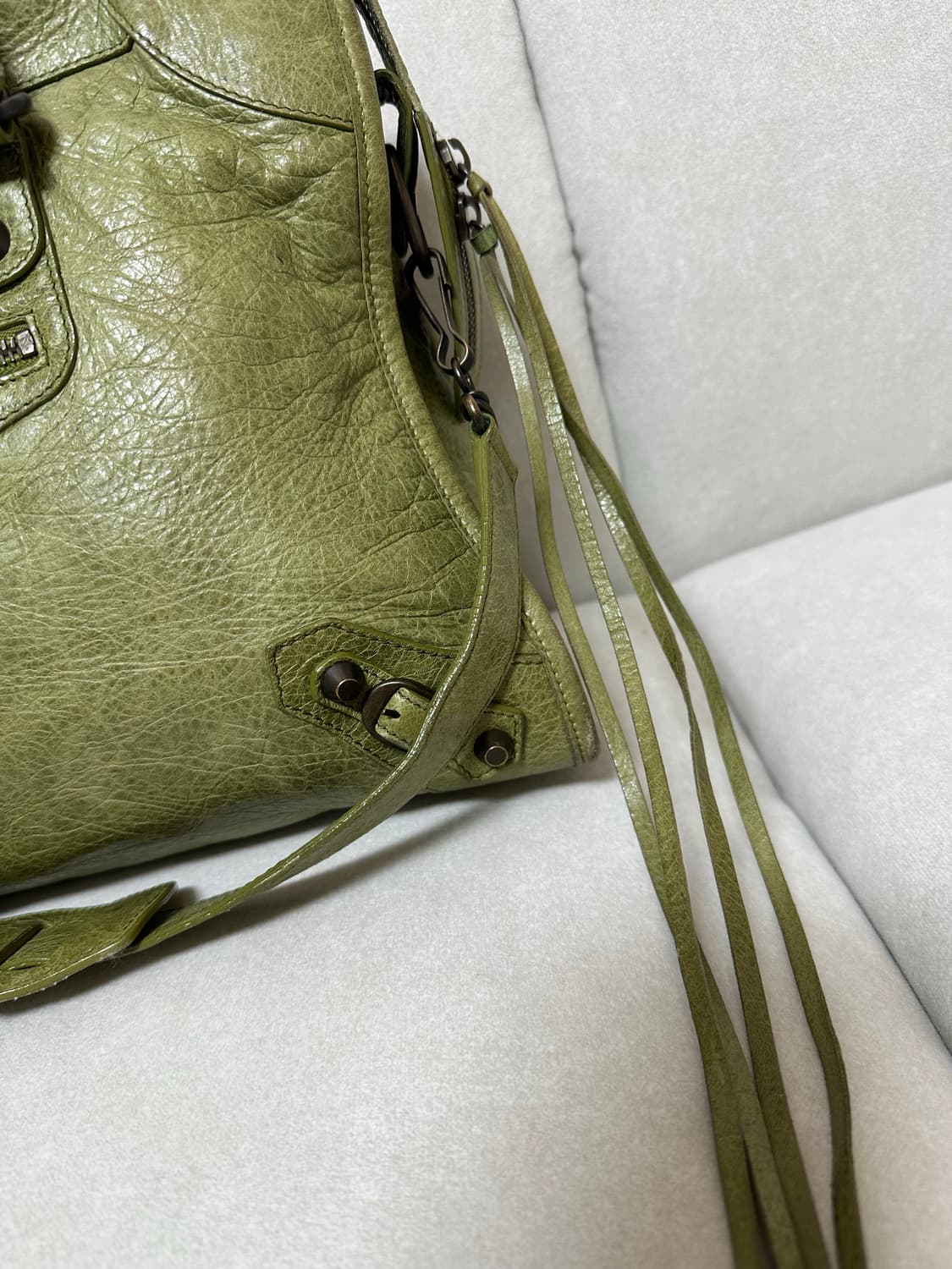 [A 정품] 발렌시아가 시티 모터백 미디움 올리브그린 상품이미지5