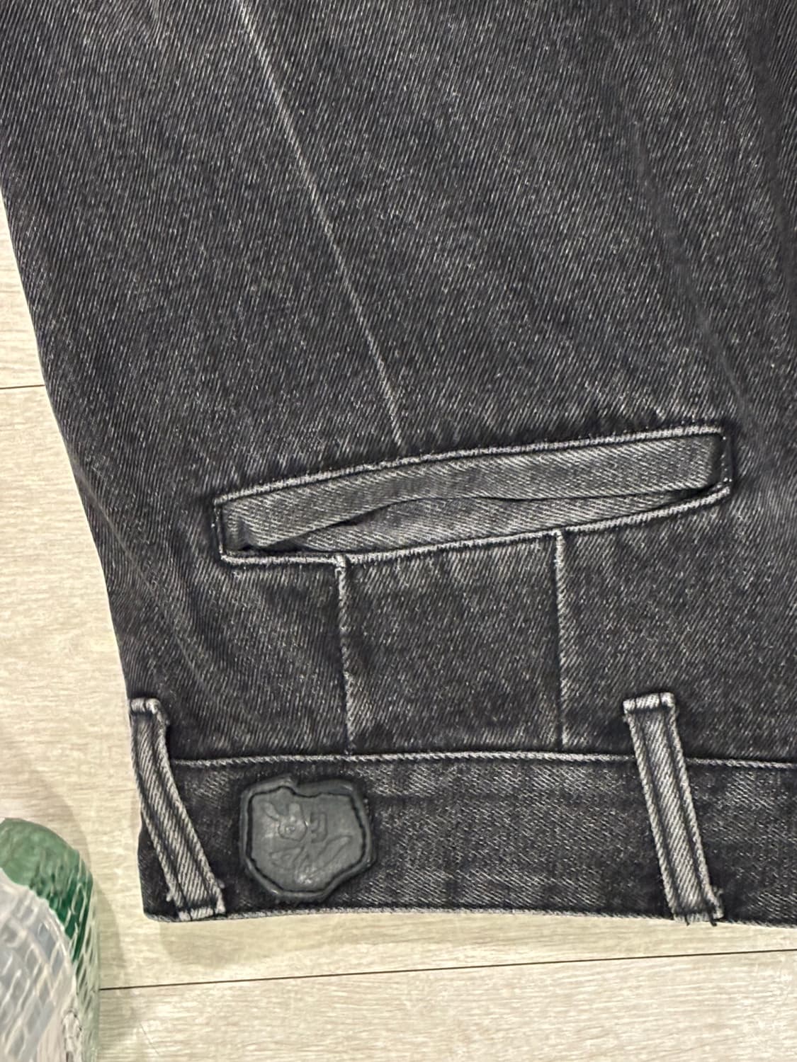 아더에러 트위스터 데님 A2사이즈 블랙 상품이미지2