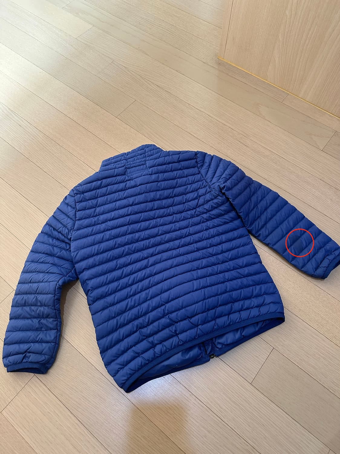 엠포리오아르마니 키즈 오리털 경량패딩자켓 로얄블루 6A 118cm 상품이미지6