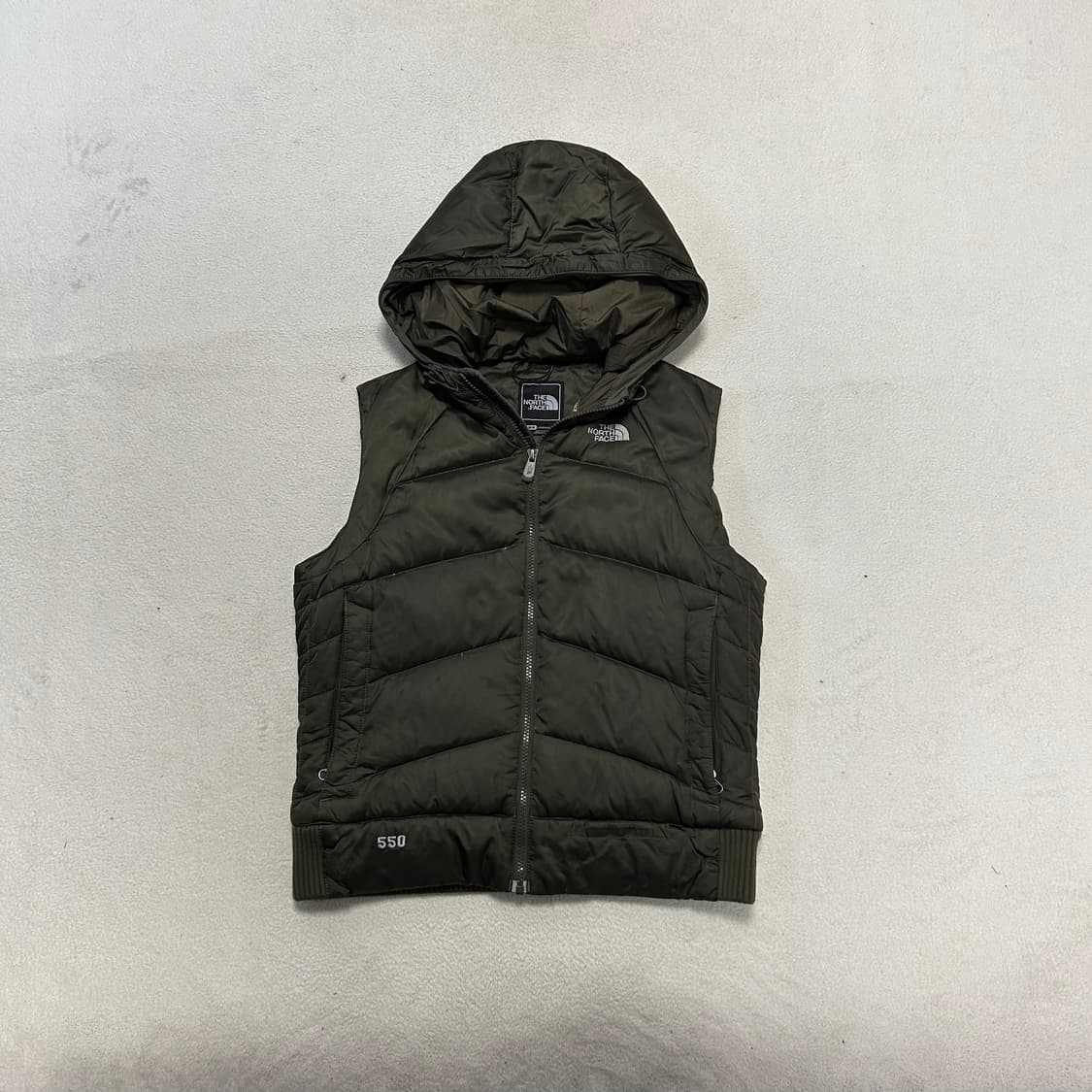 The North Face 550 Khaki Puffer Vest 상품이미지4