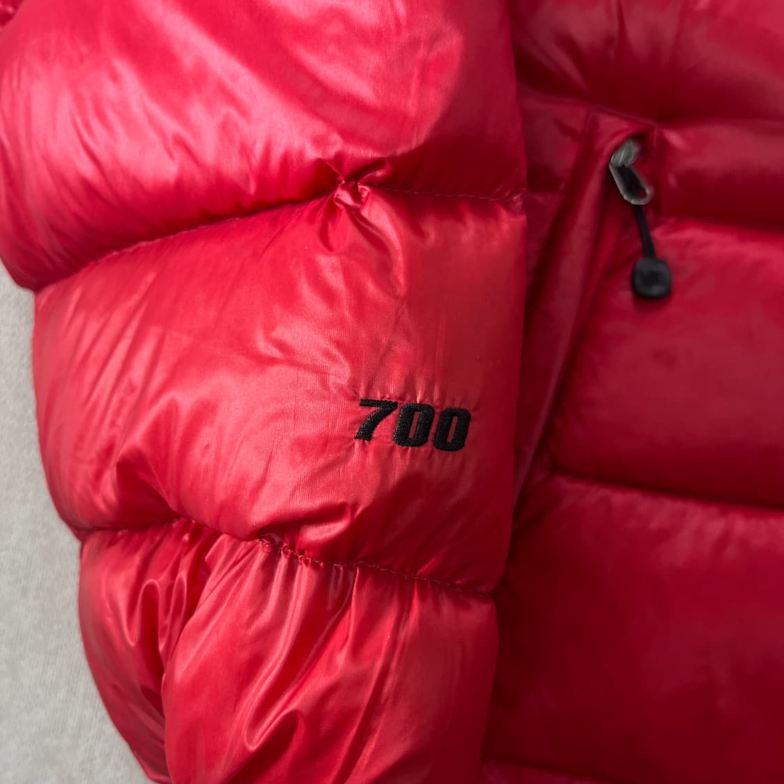 100 노스페이스 700 눕시 필파워 레드 패딩 상품이미지4