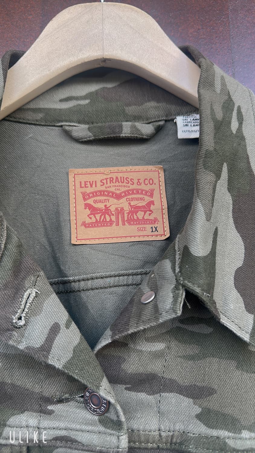 Levi's Camo Trucker Jacket 상품이미지3