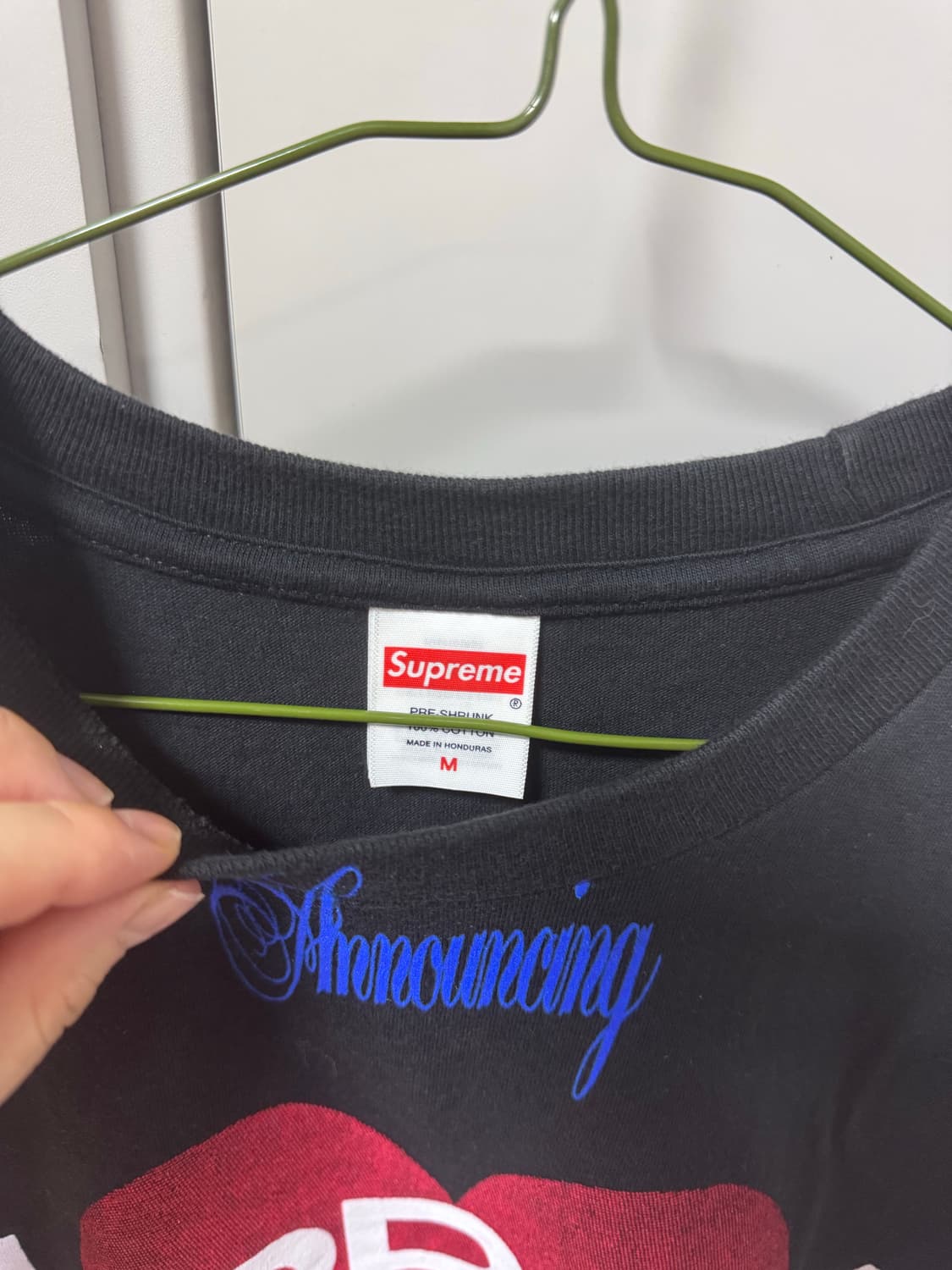 슈프림 어나운싱 반팔 티셔츠 블랙 상품이미지2