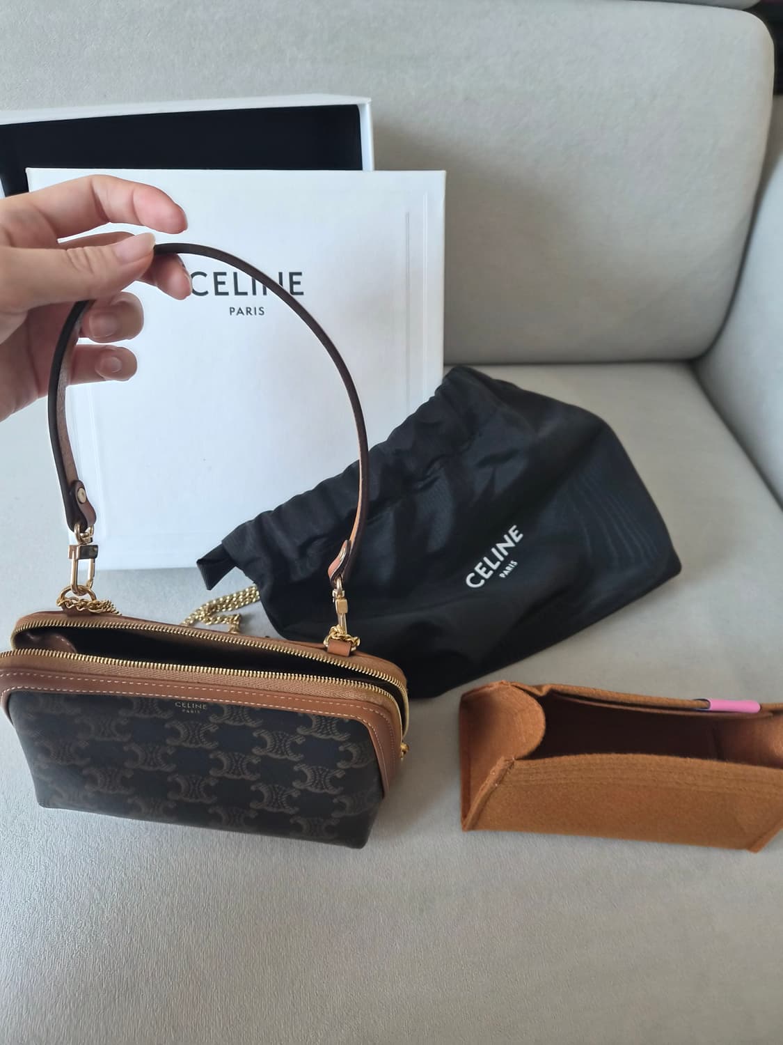 (이너백,스트랩포함)셀린느 트리오페 체인 클러치 탄 상품이미지2