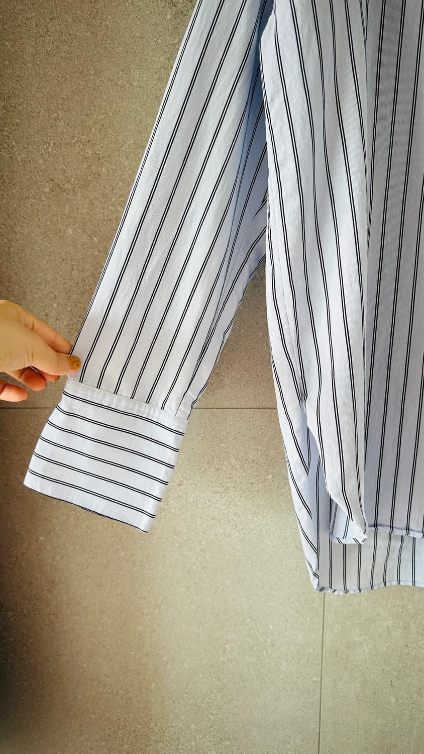 새상품 스트라이프 블라우스 긴팔 독특한 디자인 상품이미지2