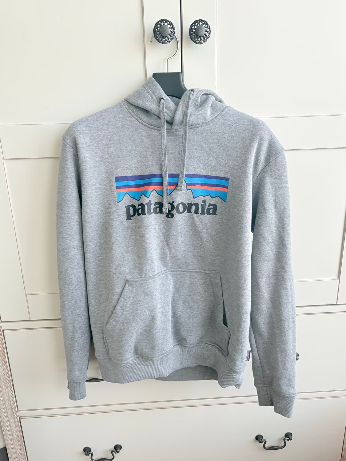 파타고니아 P-6 로고 업라이절 후드 그래블 헤더 상품이미지2