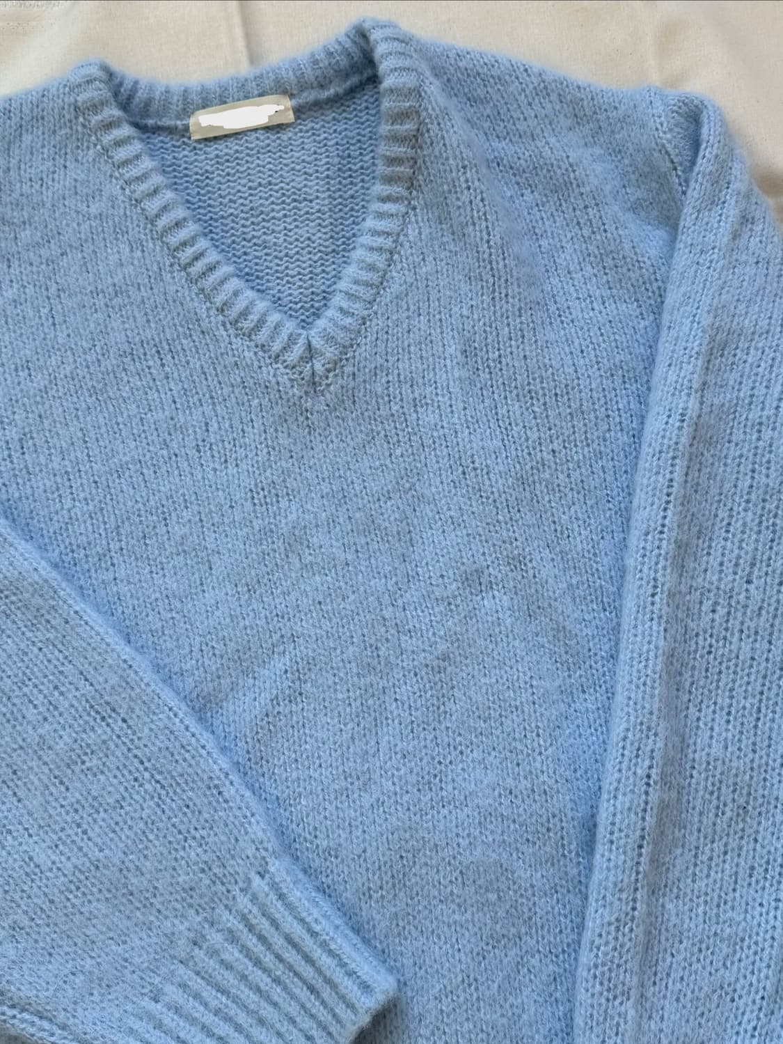 브이넥 니트 스카이블루 상품이미지2