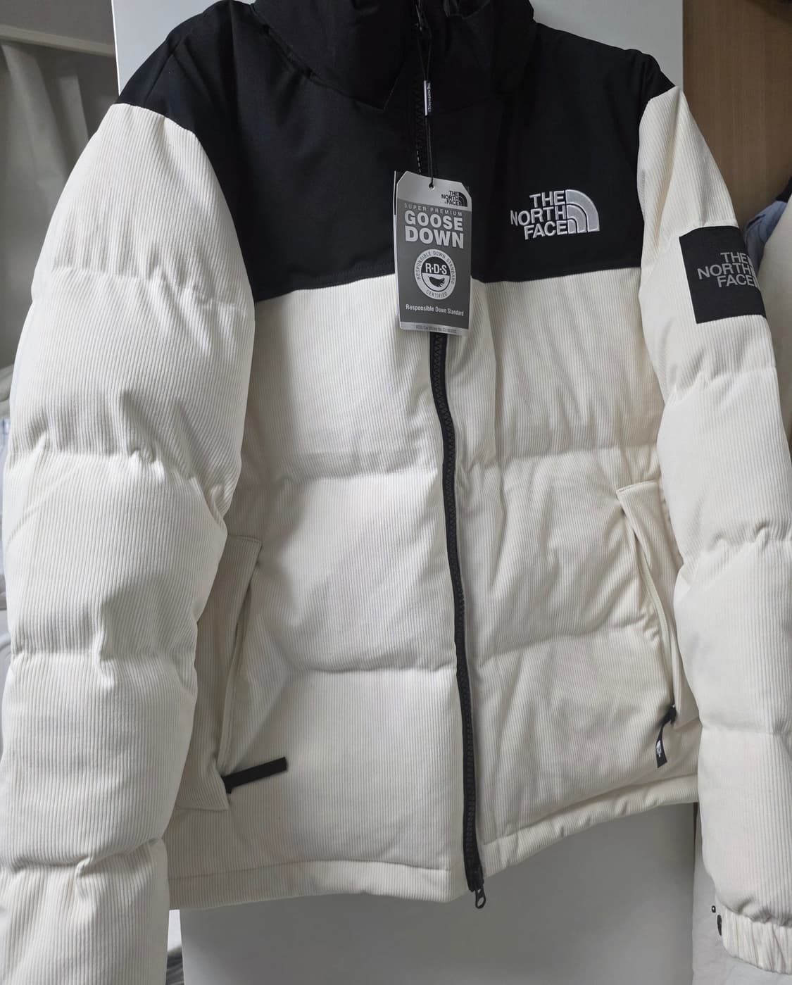 노스페이스 구스 화이트라벨 골덴 크림 눕시 패딩 상품이미지1