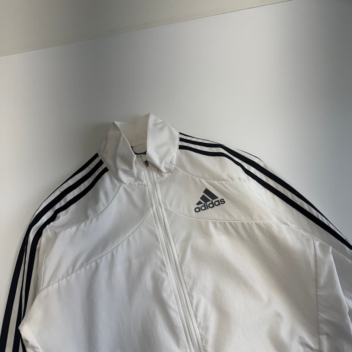 Adidas 아디다스 삼각로고 화이트 바람막이 상품이미지4