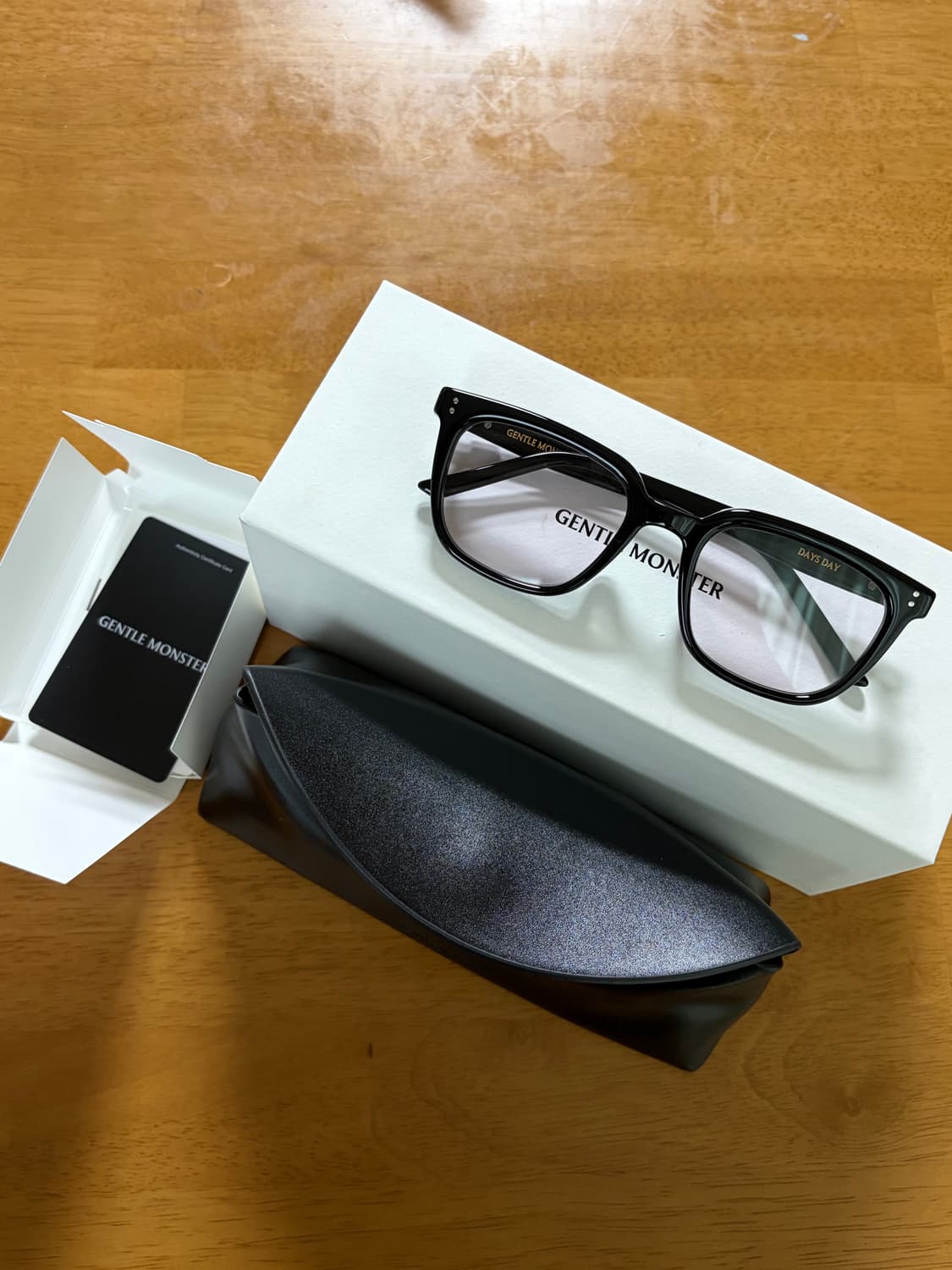 젠틀몬스터 데이즈데이 블랙/퍼플 상품이미지1