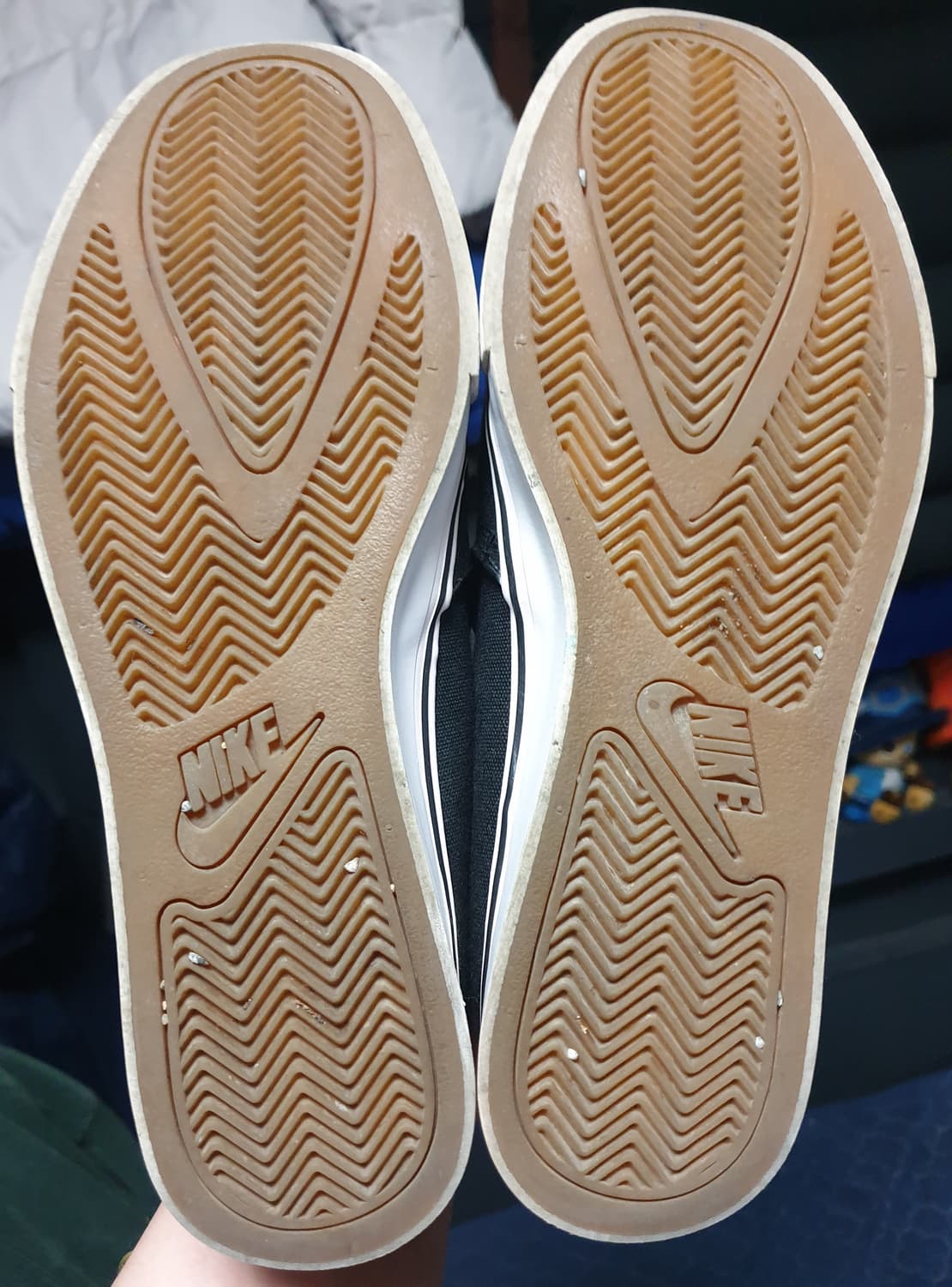 나이키 코트로얄 AC 슬립온 블랙 (255) 상품이미지4