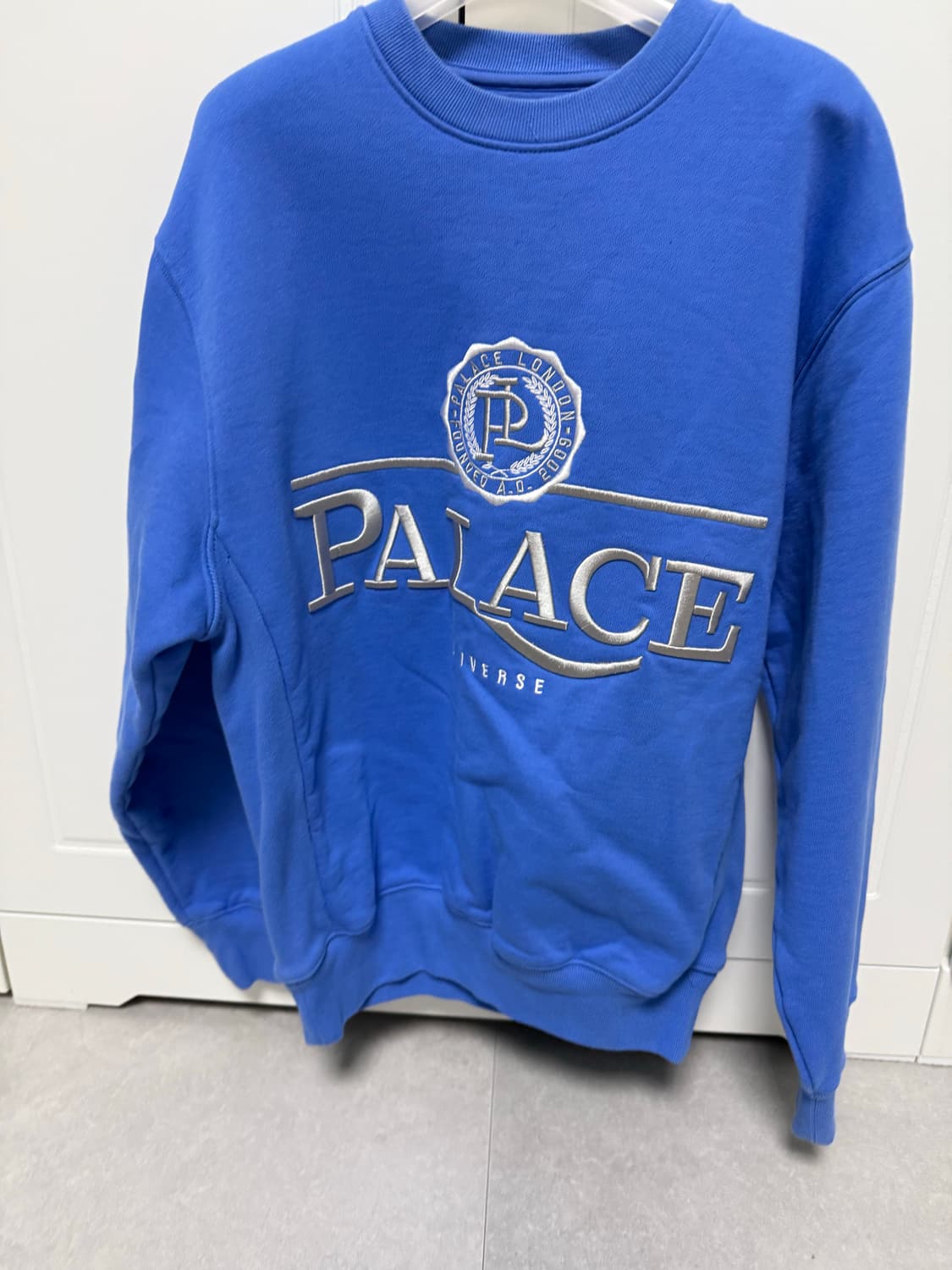 팔라스 유니버스 크루 팔라셜 블루 맨투맨 24SS 상품이미지1
