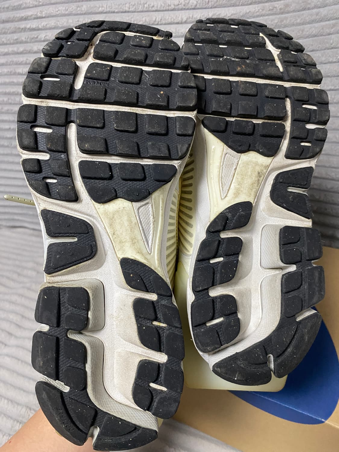 나이키 x 어콜드월 줌 보메로 5 화이트 260 상품이미지3