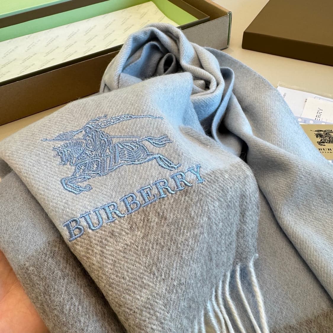 버버리숙녀 리버서블 스카프100% 램스울
 상품이미지4